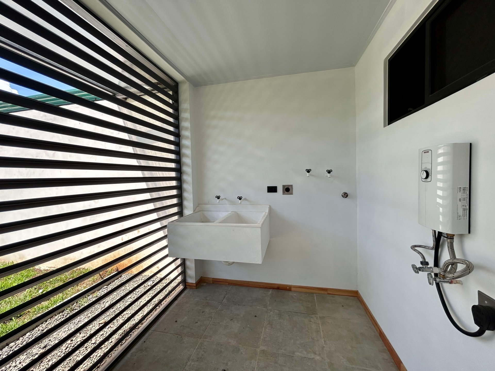 Brand New Modern 3 bed, 3 bath Villa in Uvita