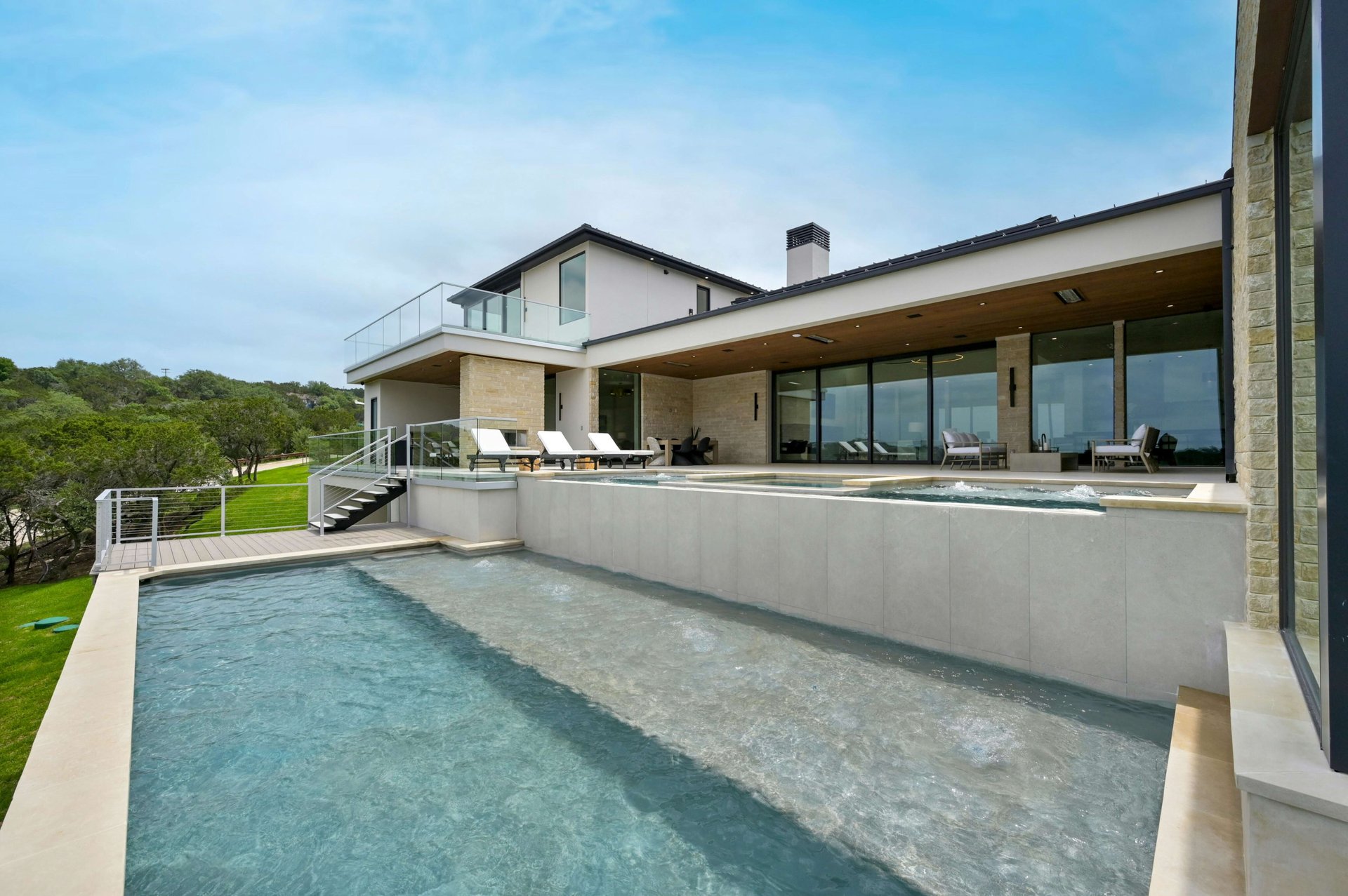 2 Valbella Drive