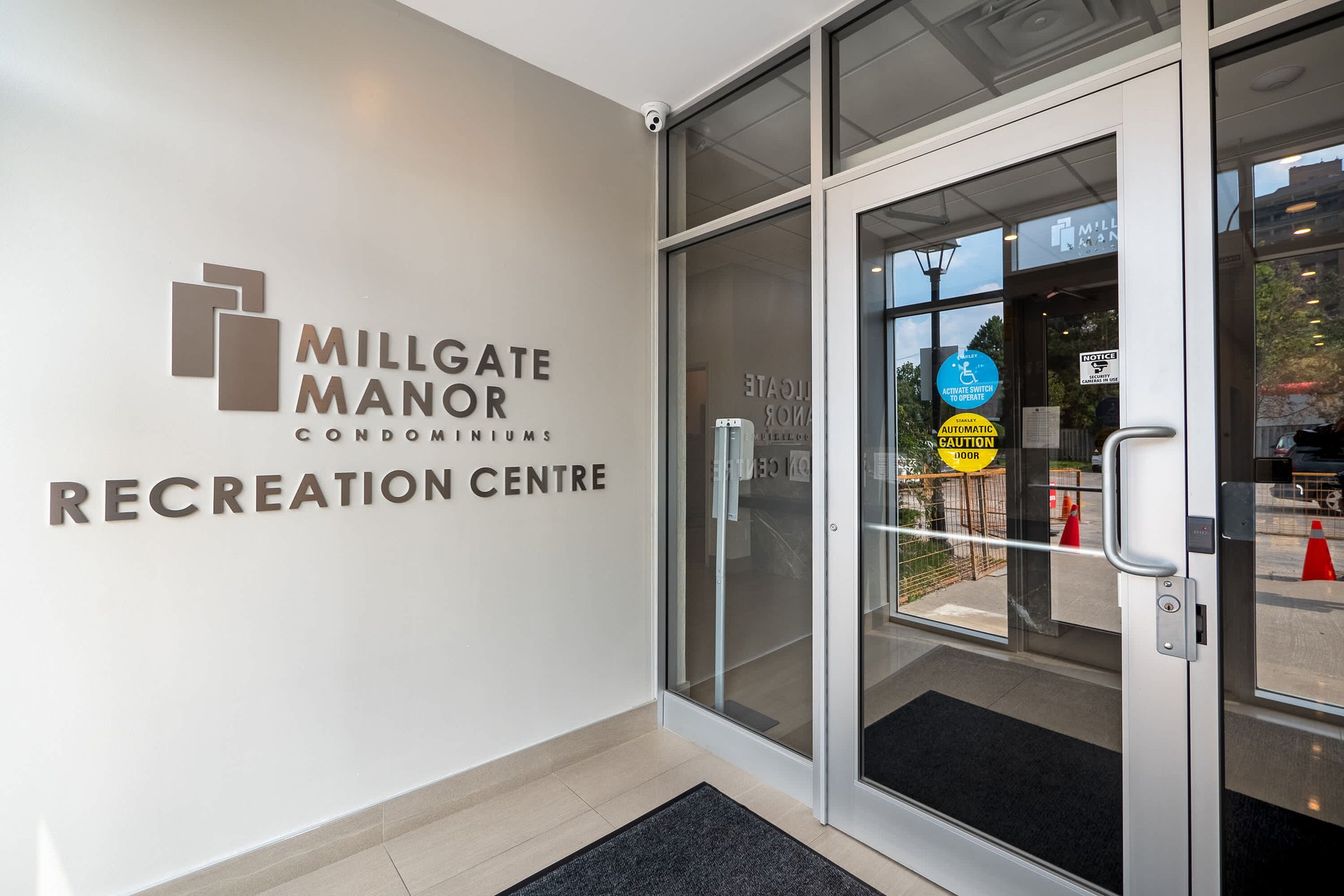 820 Burnhamthorpe Road #702