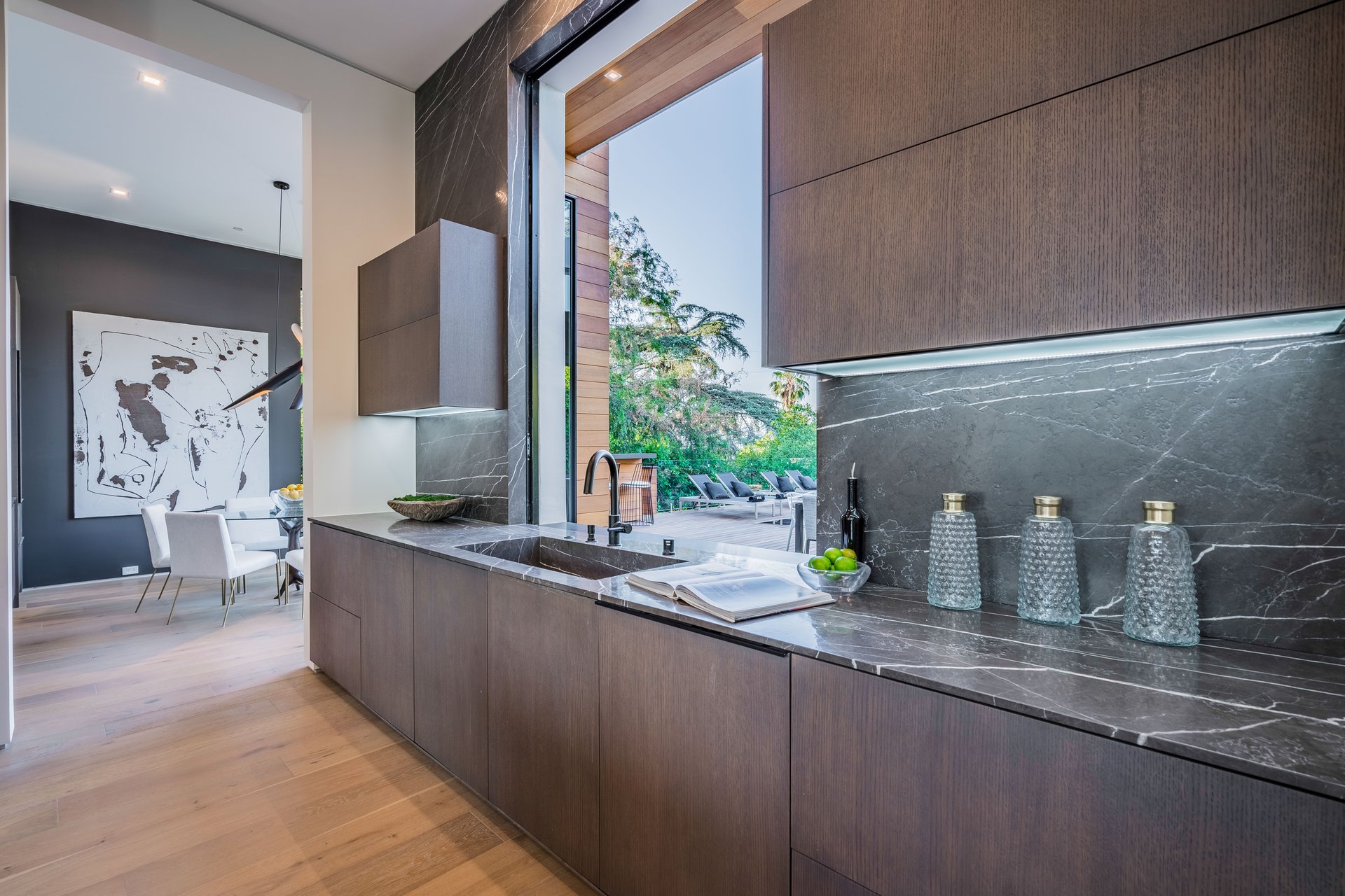 3958 Sunswept Dr