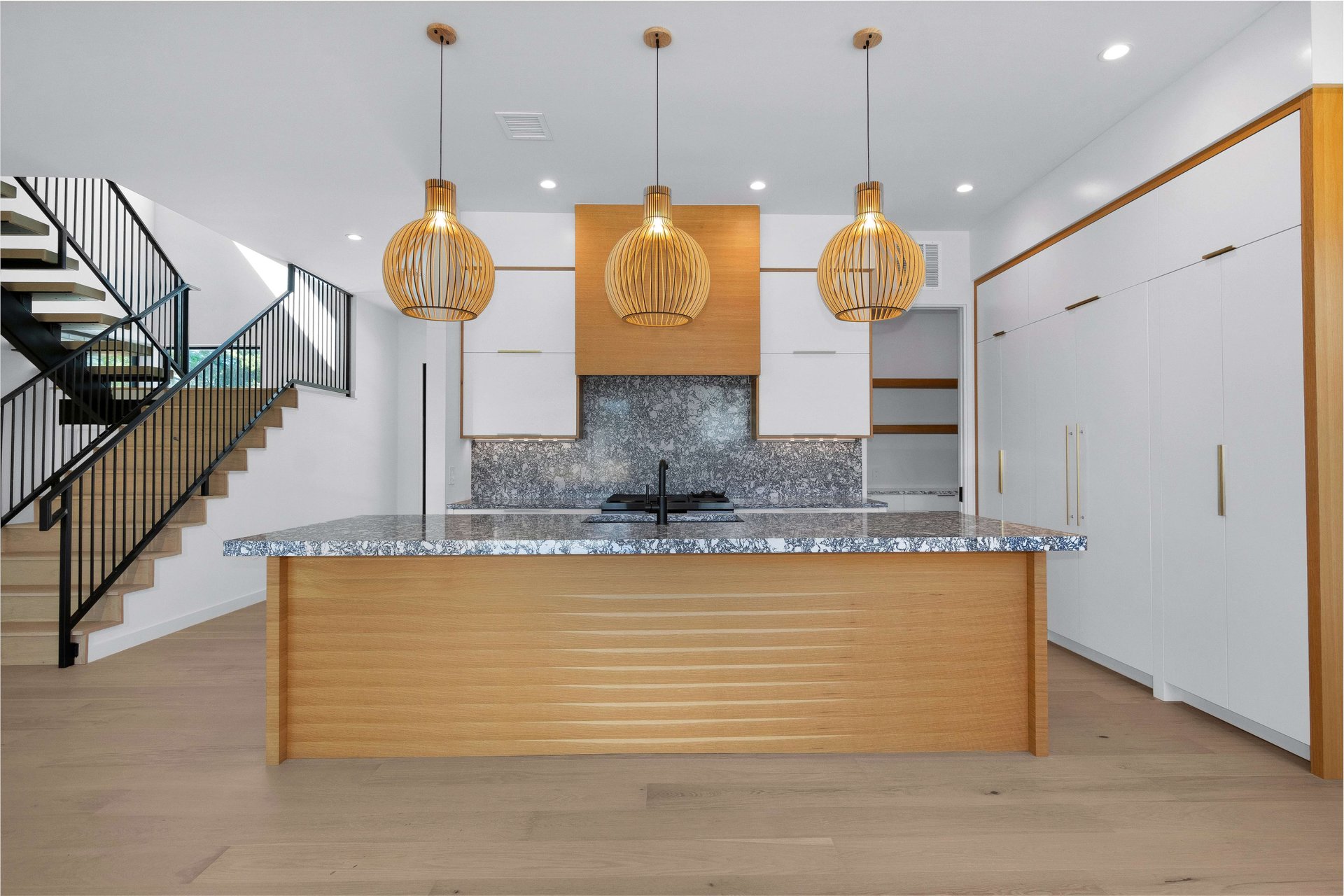 3501 Pinnacle