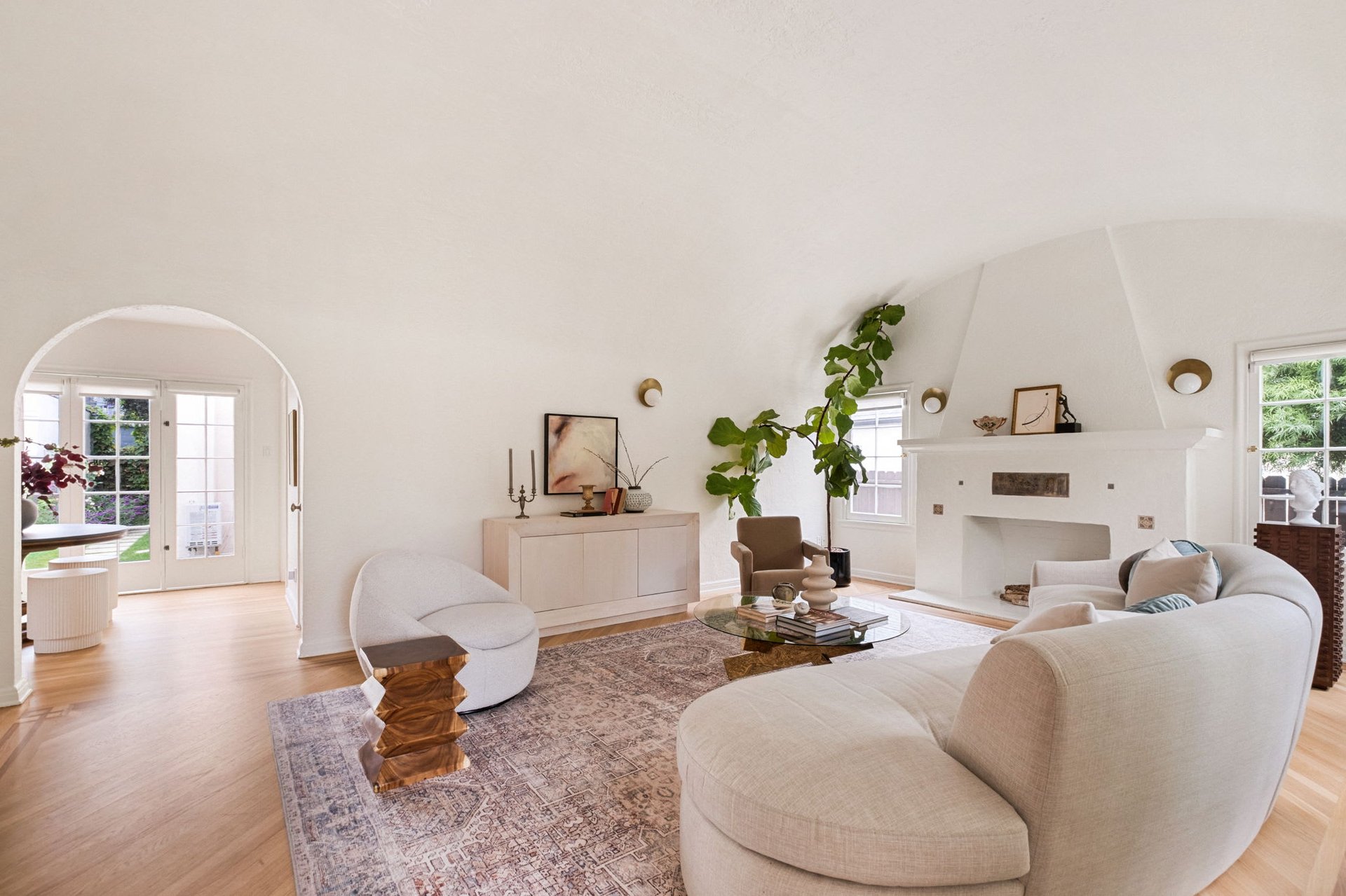 Beautifully Re-imagined Spanish Modern in Wilshire Vista