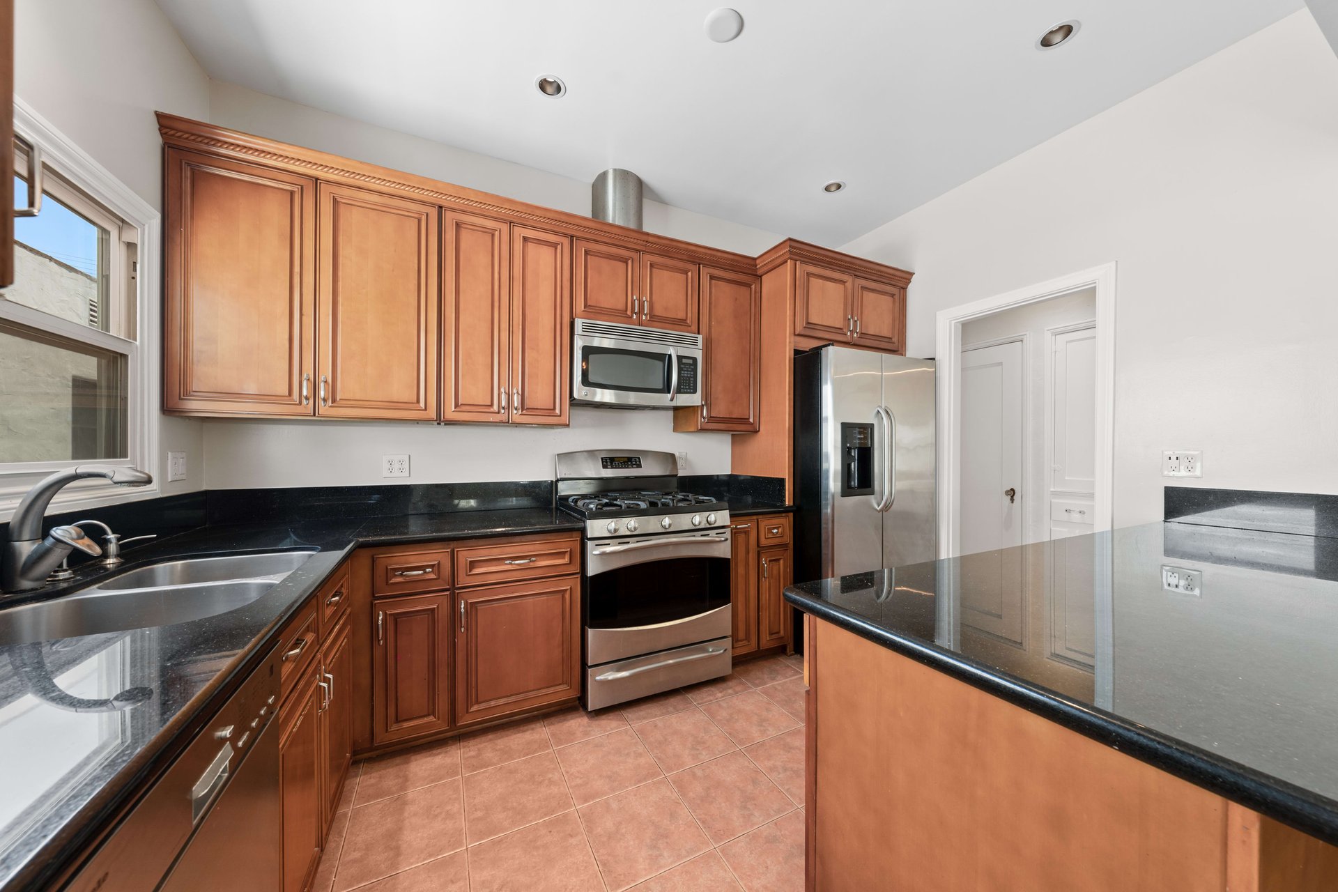 162 N Swall Dr, Beverly Hills