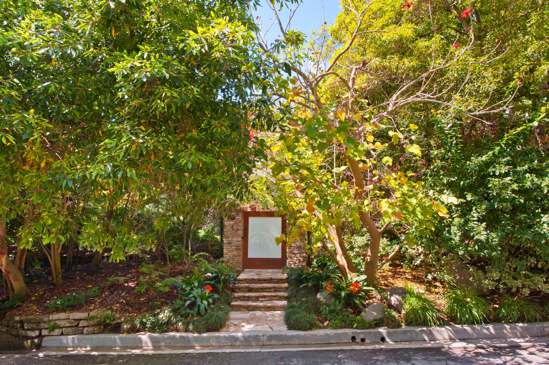 665 E. Channel Rd