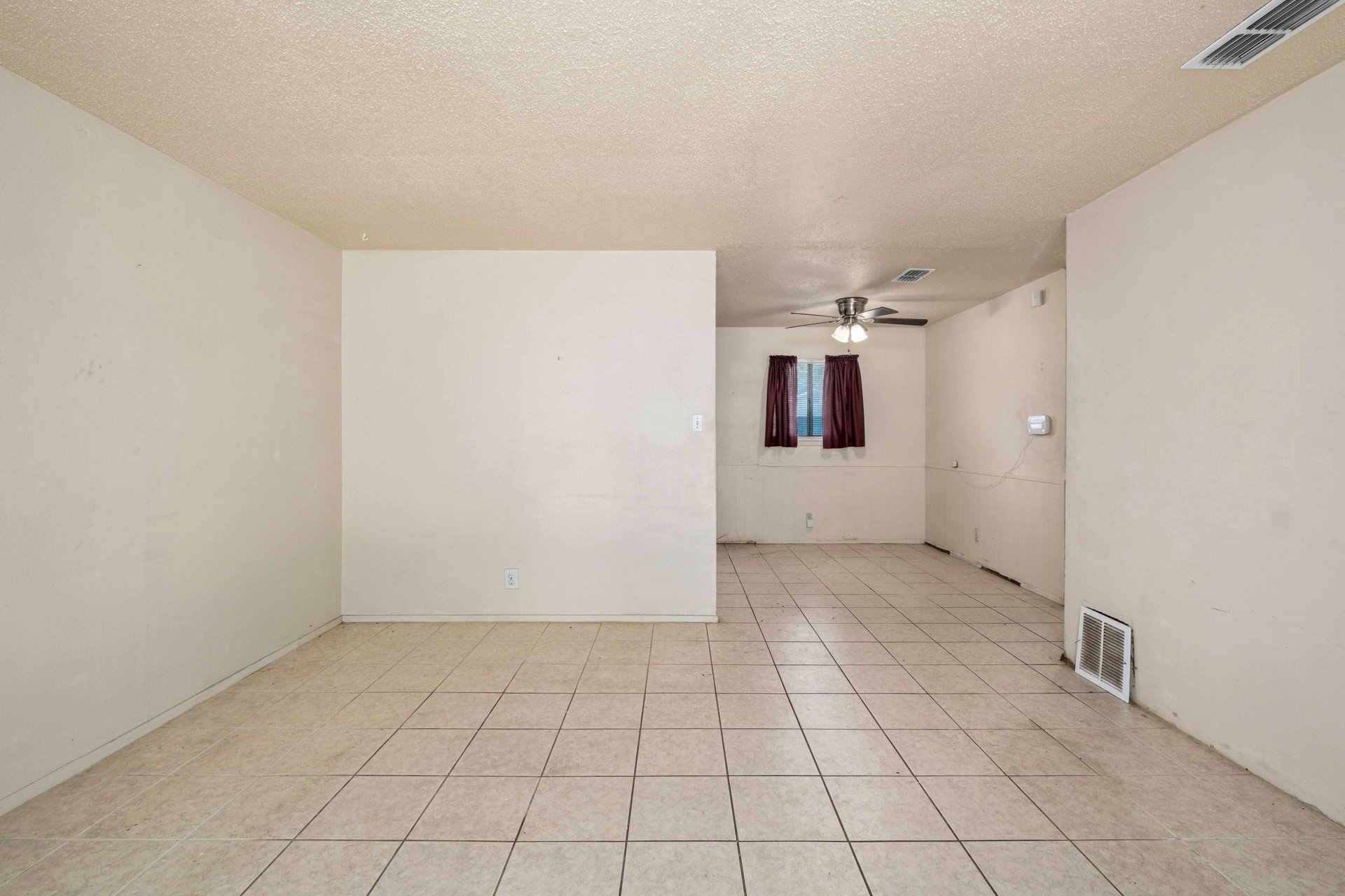 4742 Suburban Dr