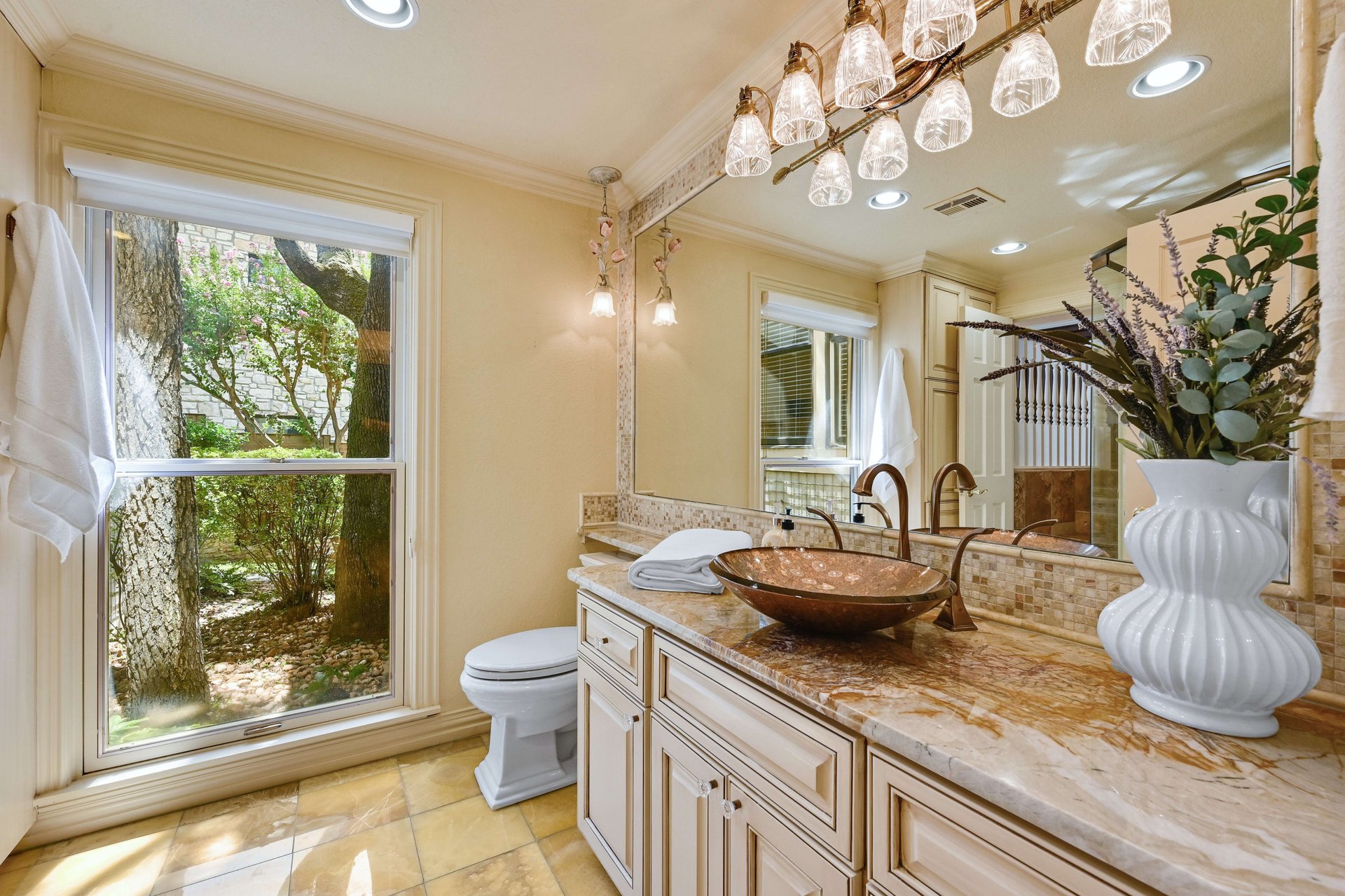 5711 Sam Houston Cir