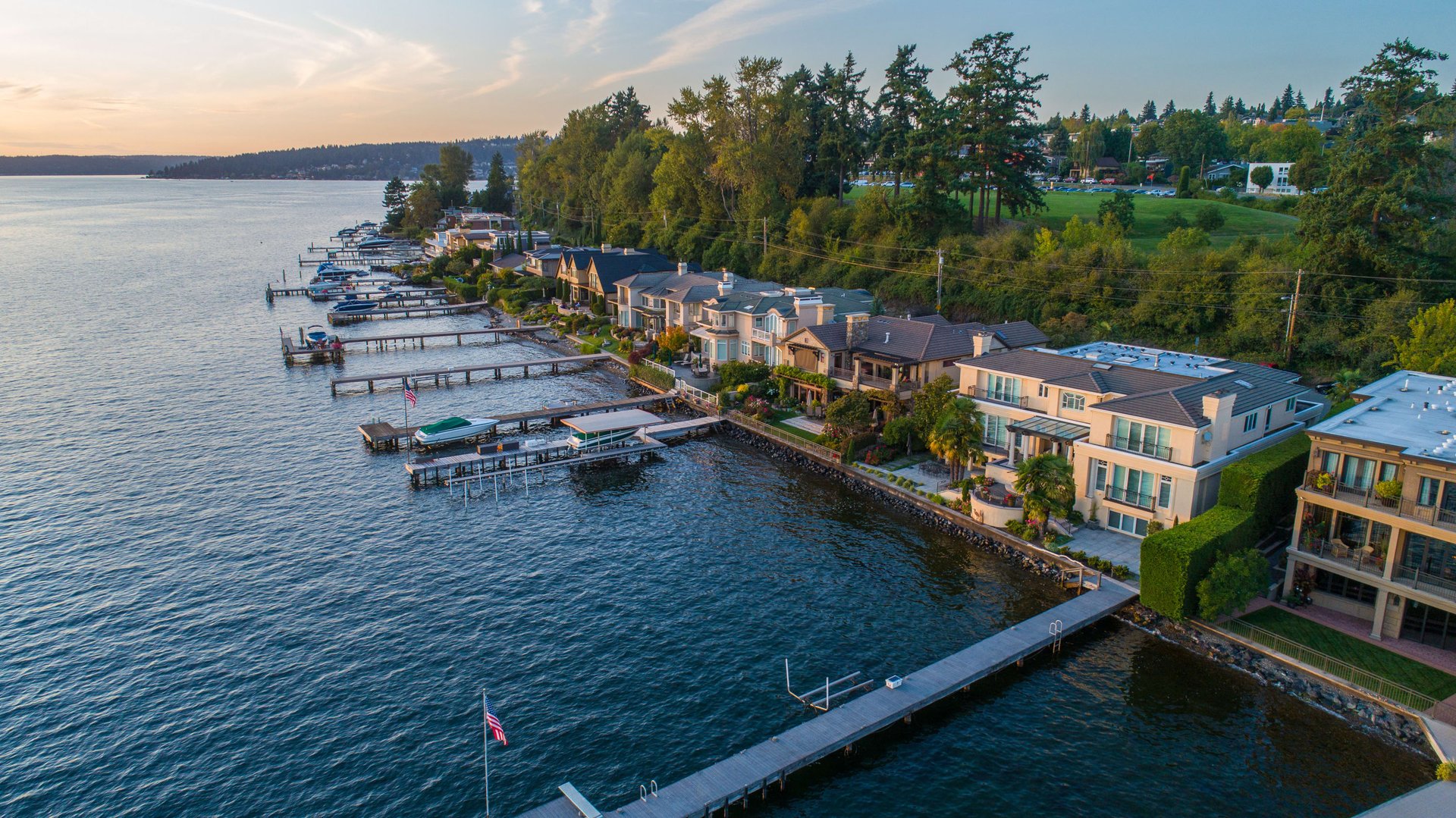 Kirkland, Washington &ndash; Marina Park on the Lake Washington waterfront