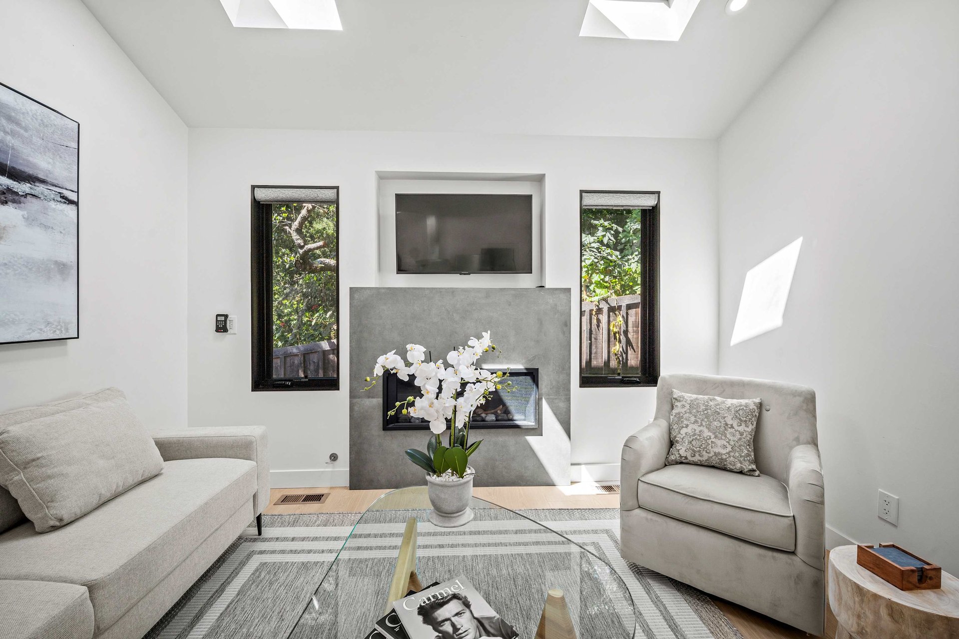 Grey Goose - Charming Downtown Carmel Cottage