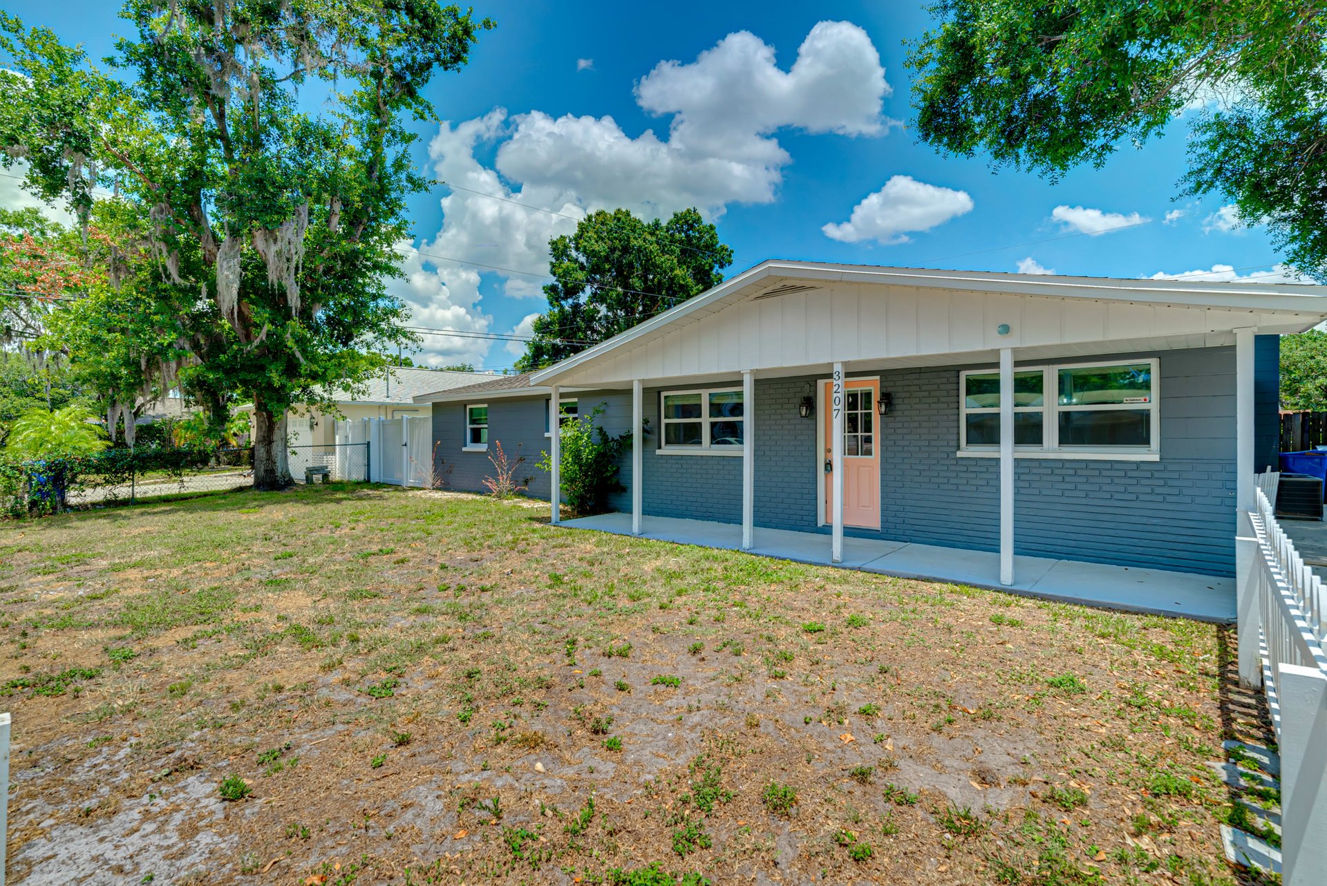 3207 ACACIA  STREET
