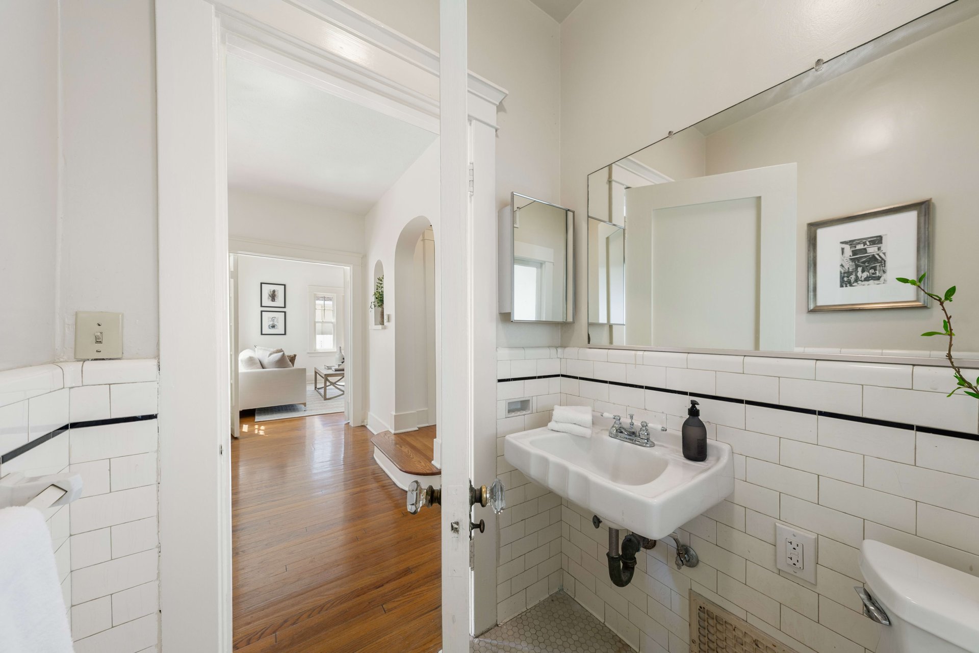 335 N Beirut Ave, Pacific Palisades