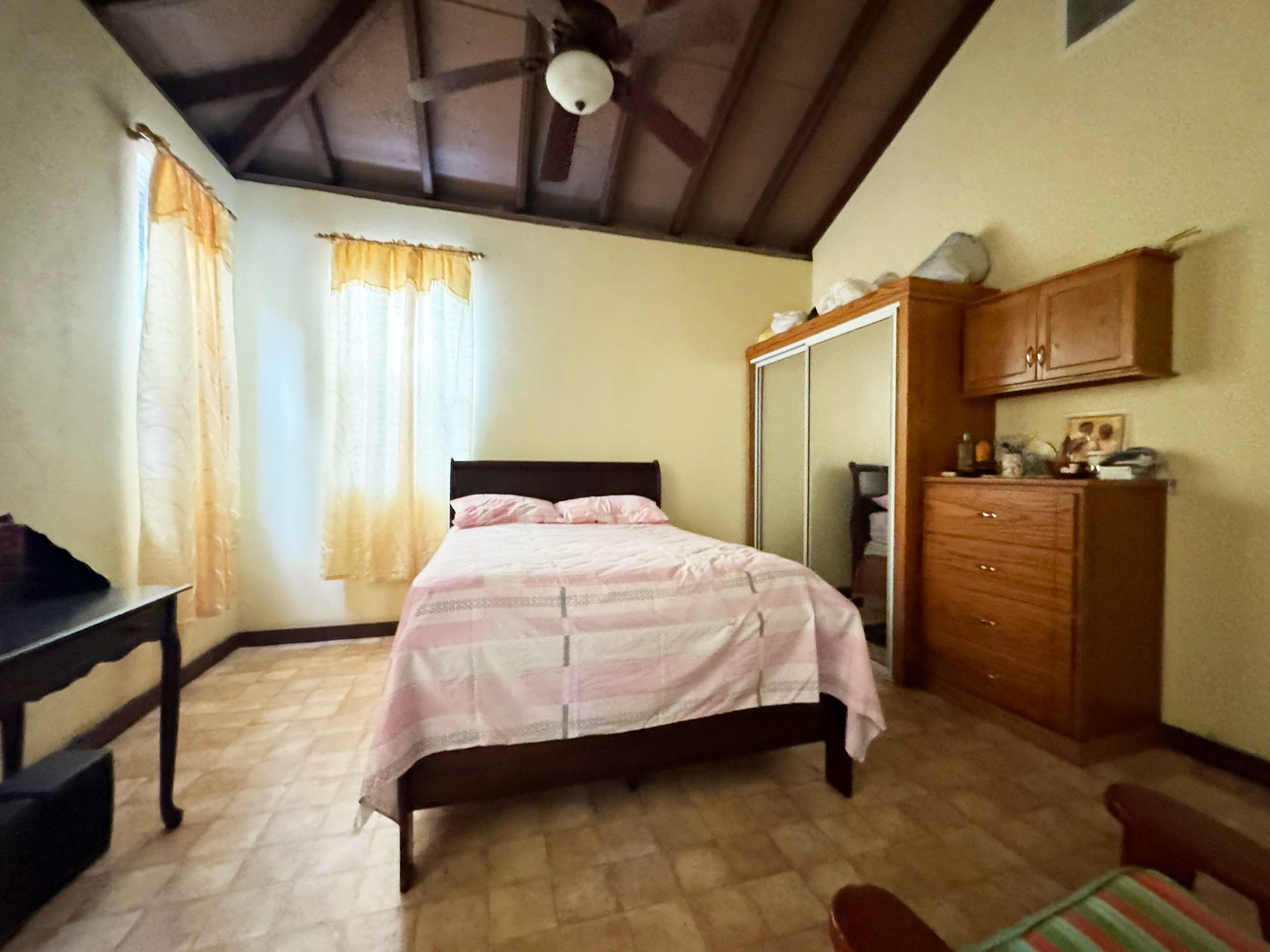 974 Fat Hogs Bay 3 Bedroom Apartment 