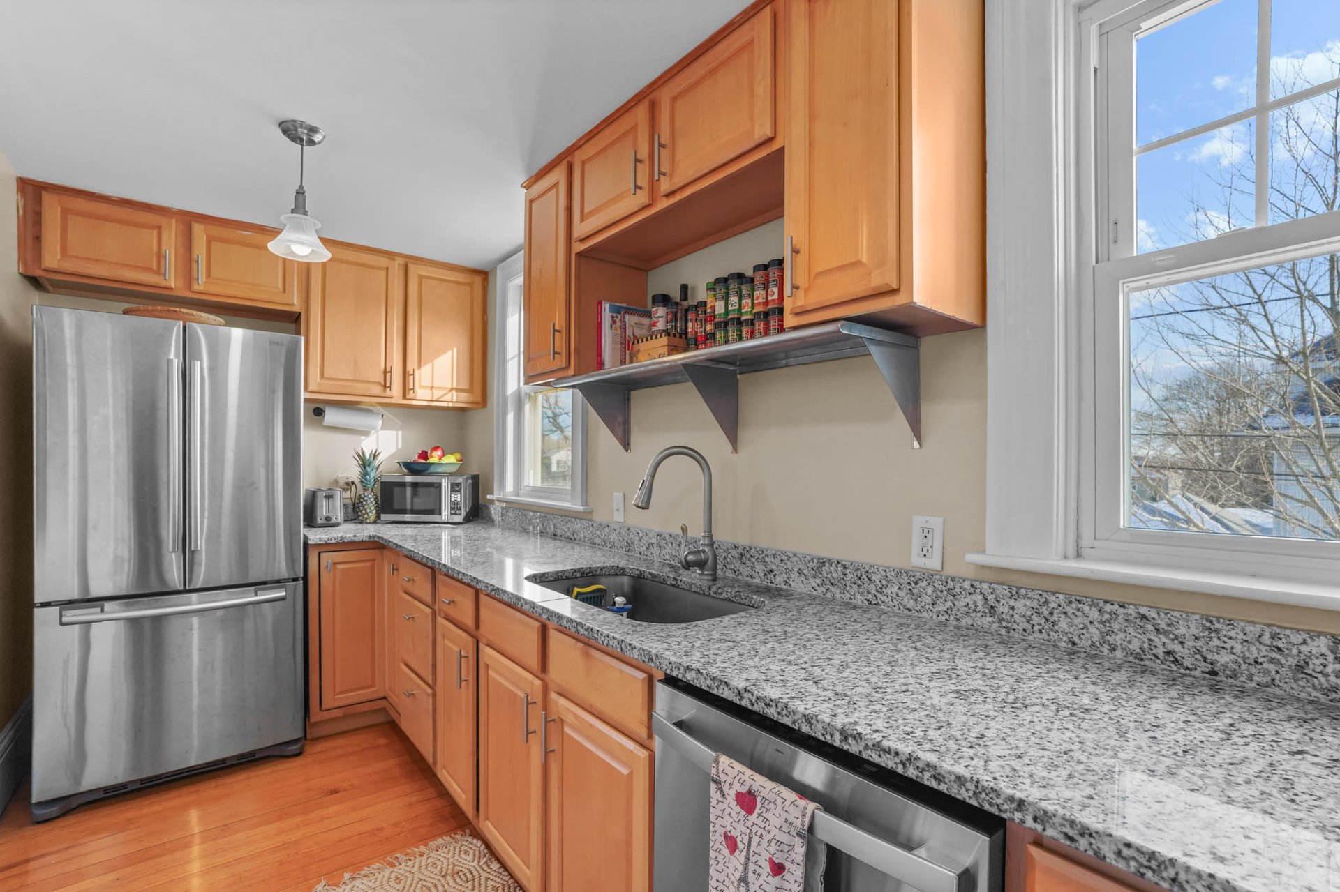 573 Academy Ave Unit 2 - Elmhurst