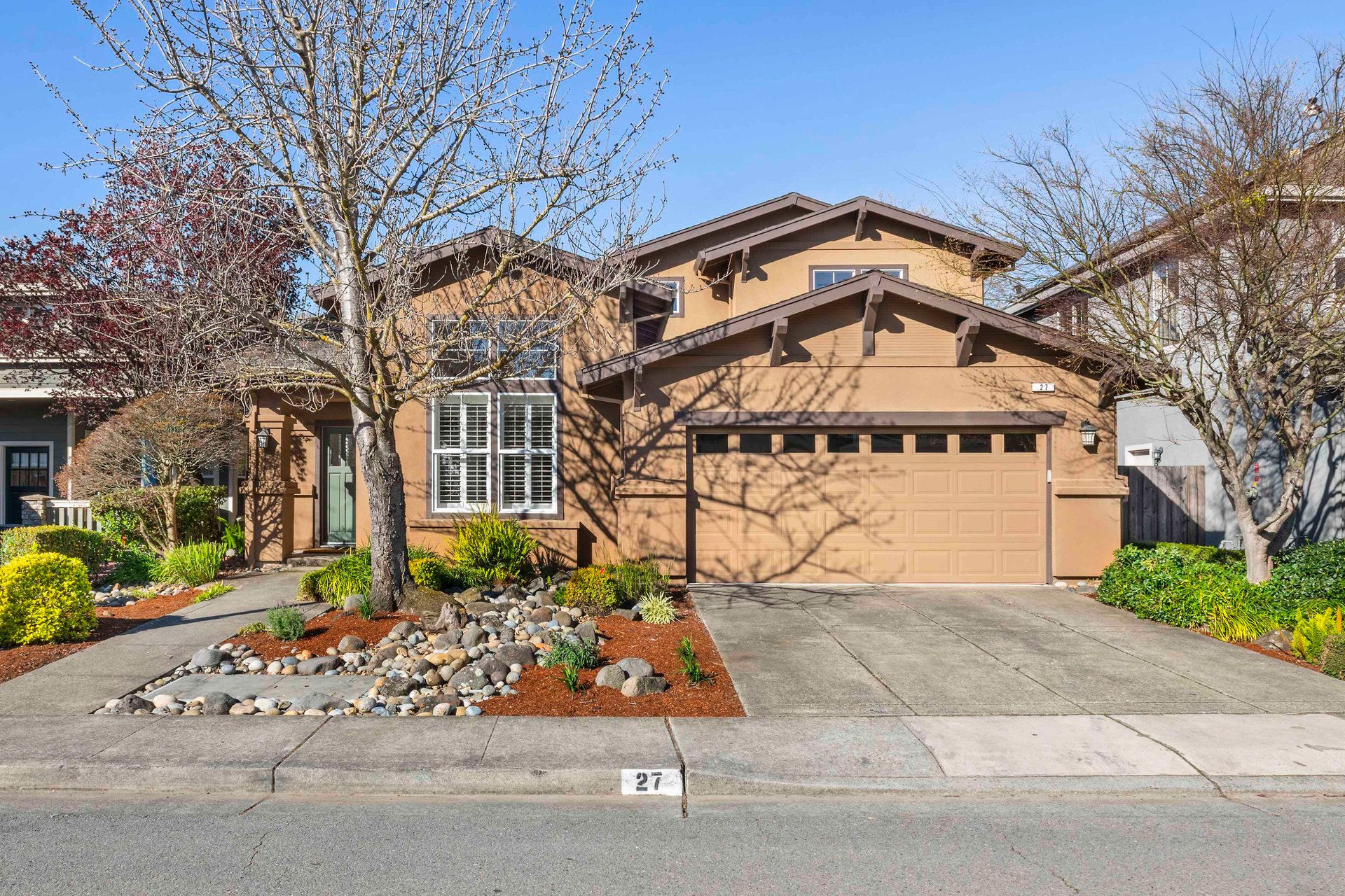 27 Presidio Dr