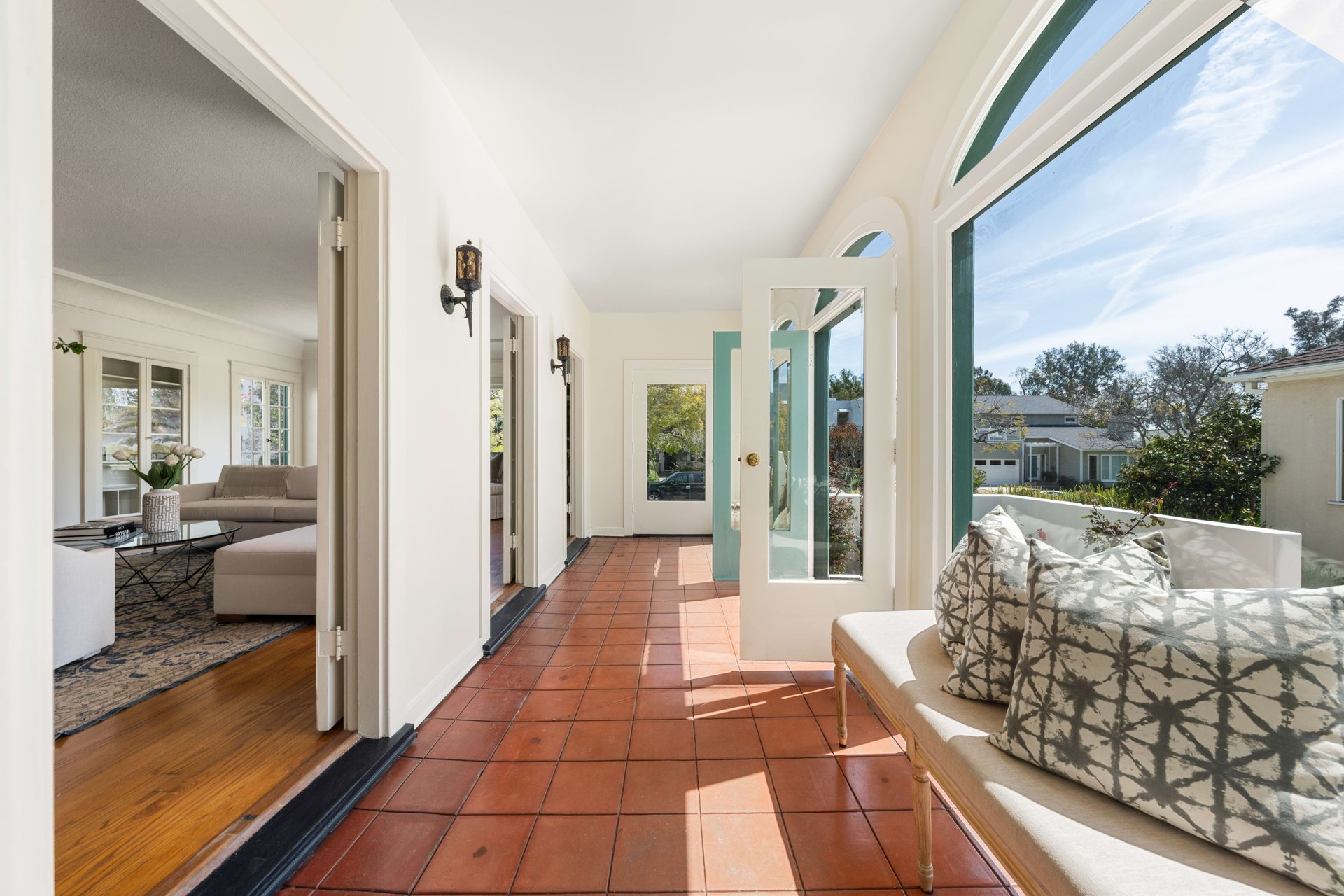 335 N Beirut Ave, Pacific Palisades