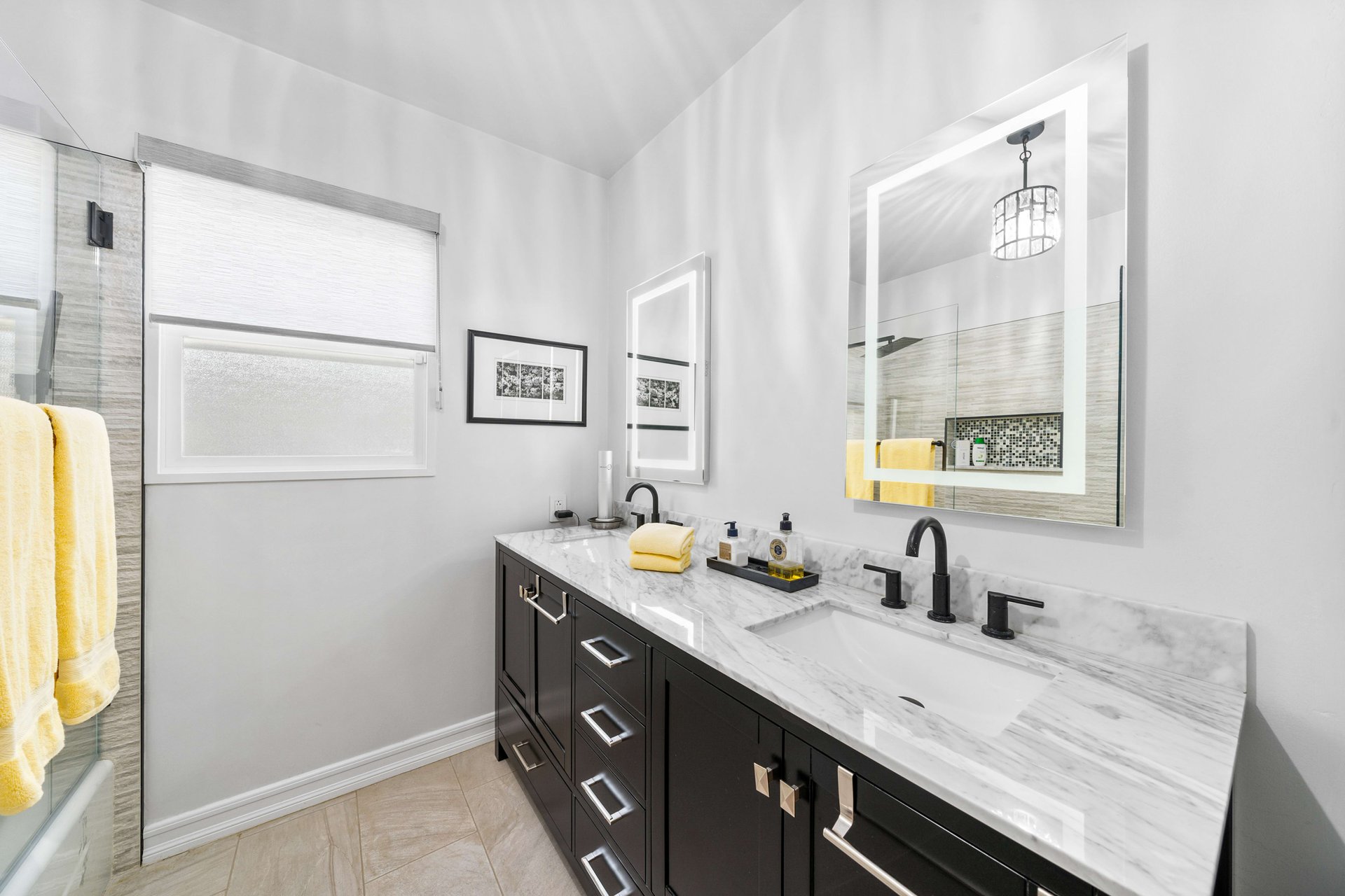 11157 Sarah St, Toluca Lake