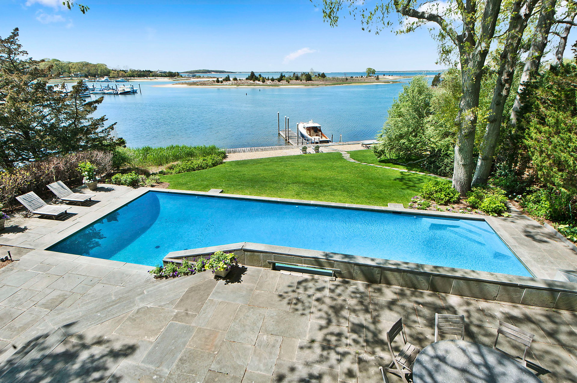 21 Munchogue Drive