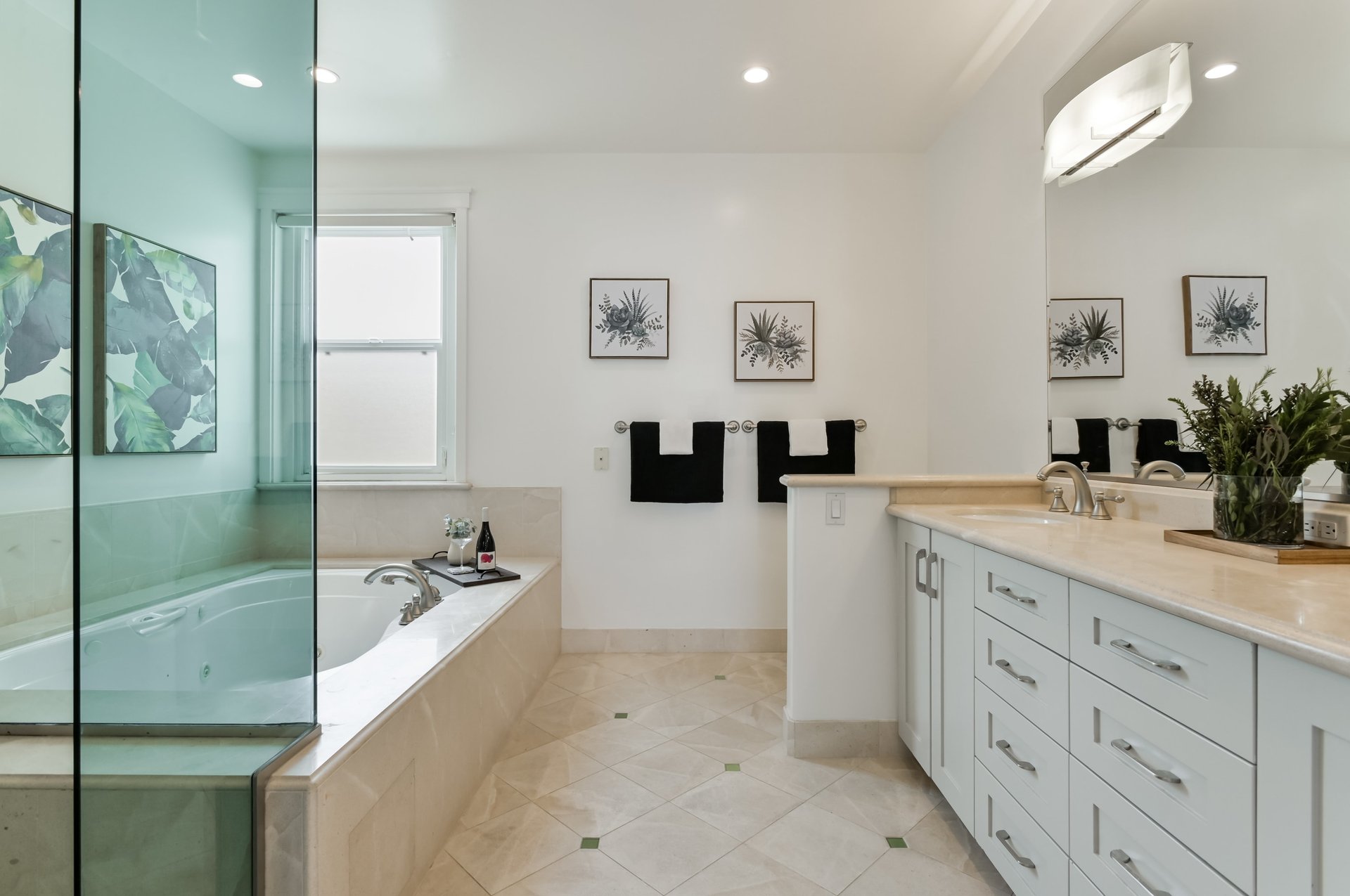 Three Bedroom Condo near 24th St Corridor, Noe Valley