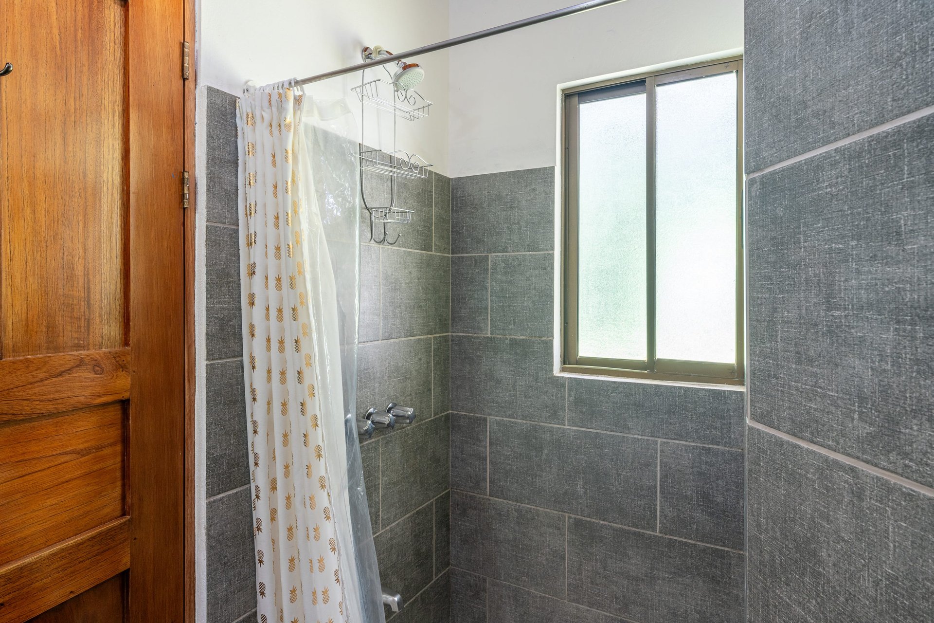 Excellent 3BR in Popular Neighborhood, Quiet, Private, Strong Rental Income