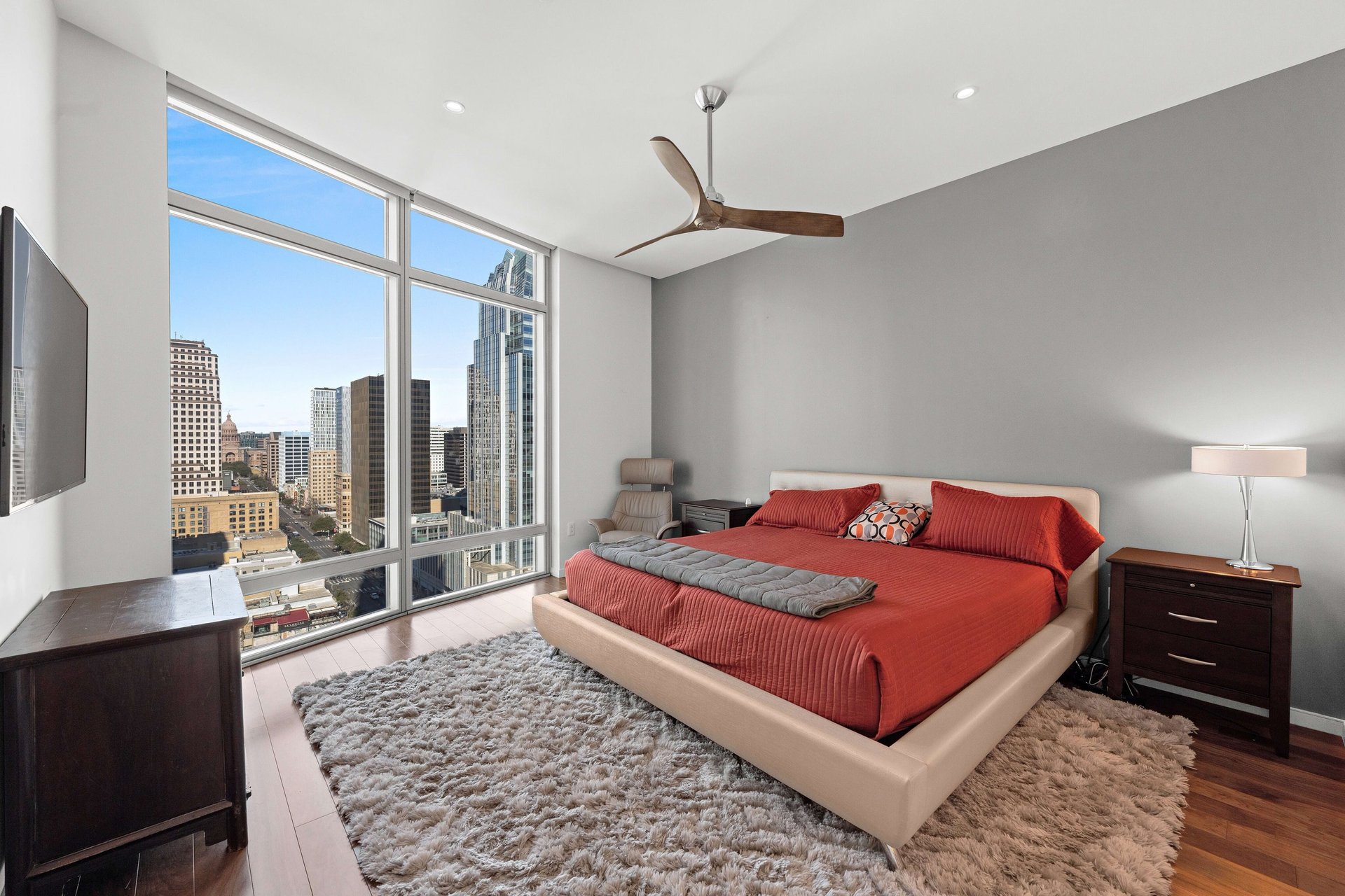 200 Congress Ave #21E