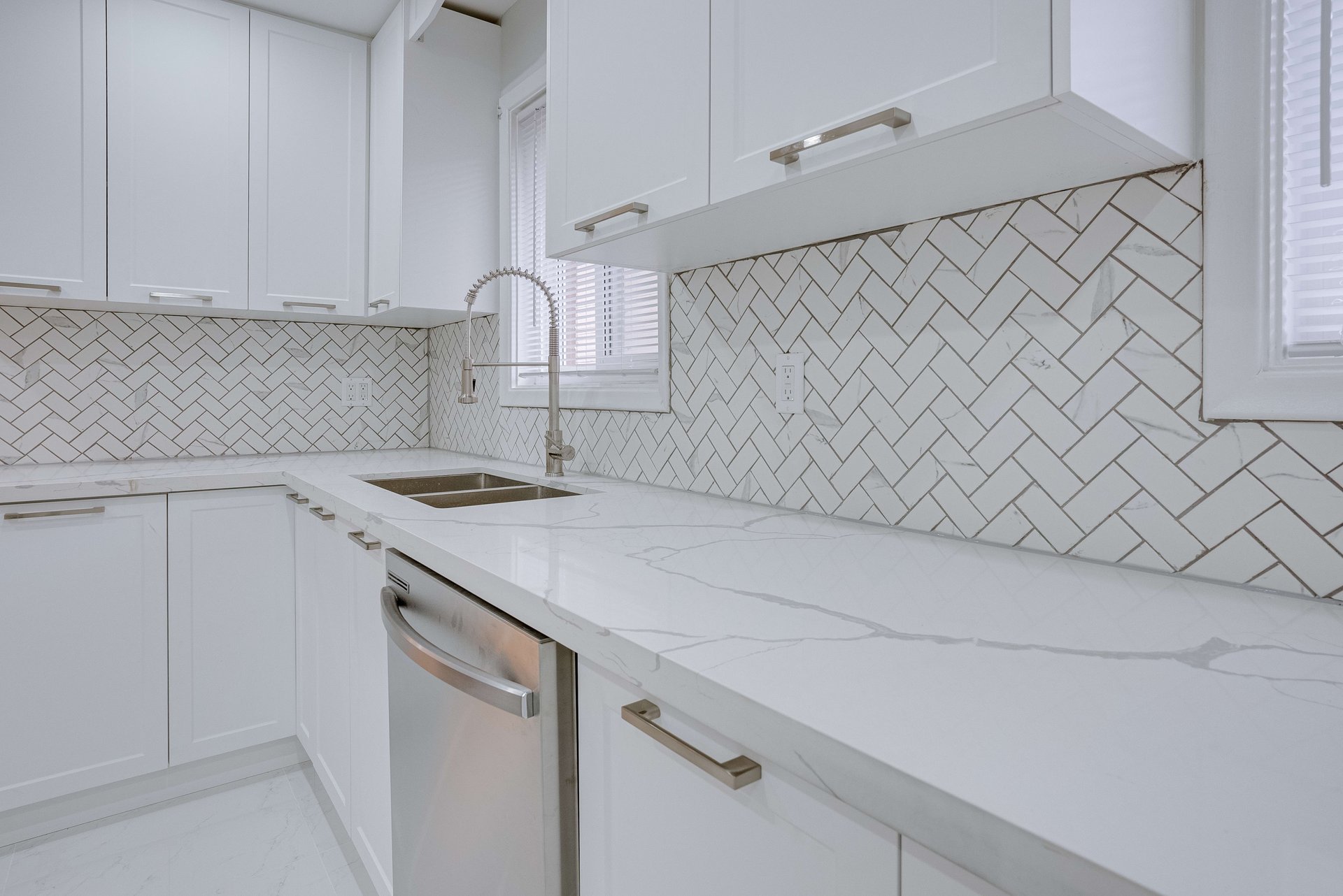 25 Karen Rd Unit: Upper