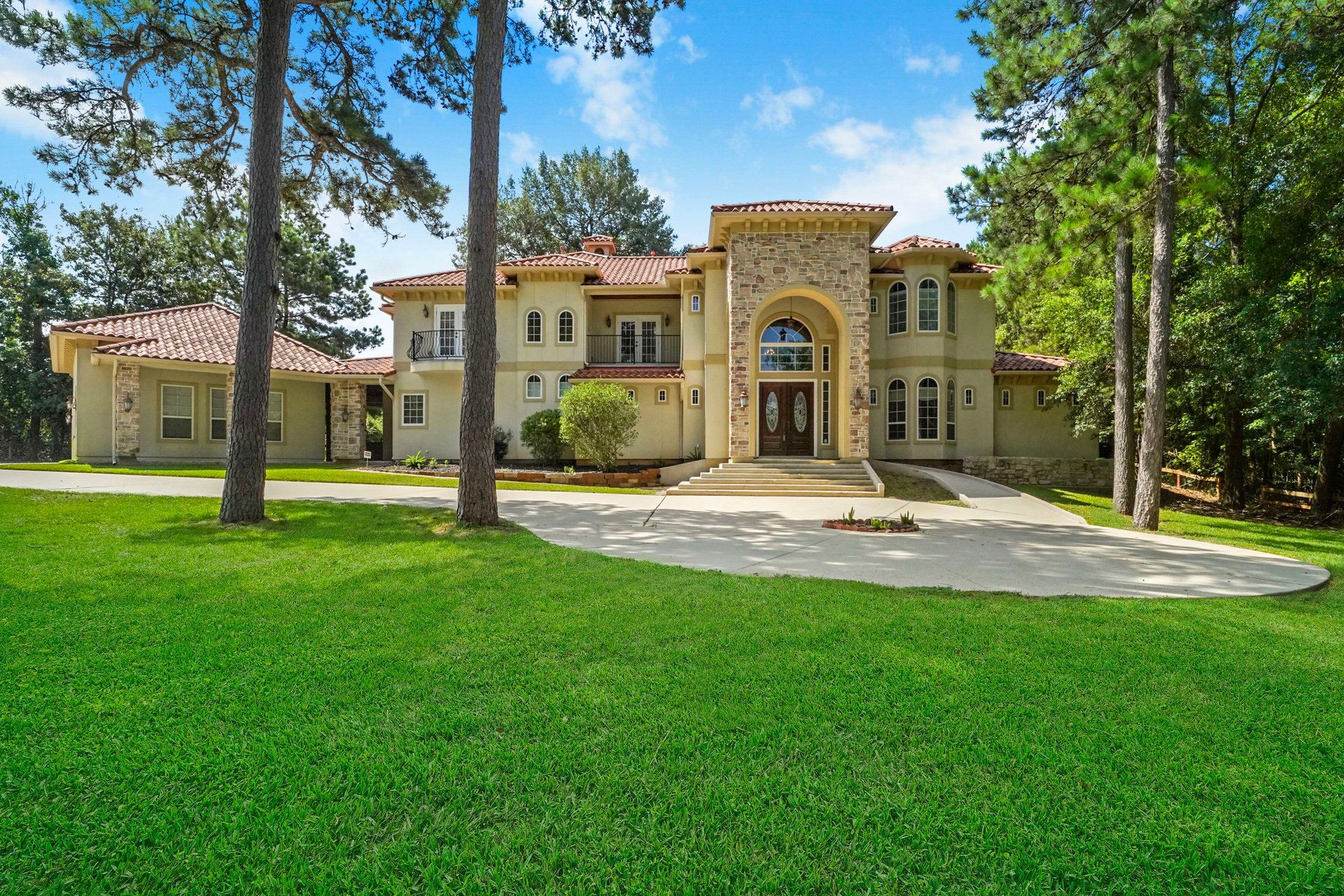 Large Mediterranean on 2.1 Acre Waterfront 