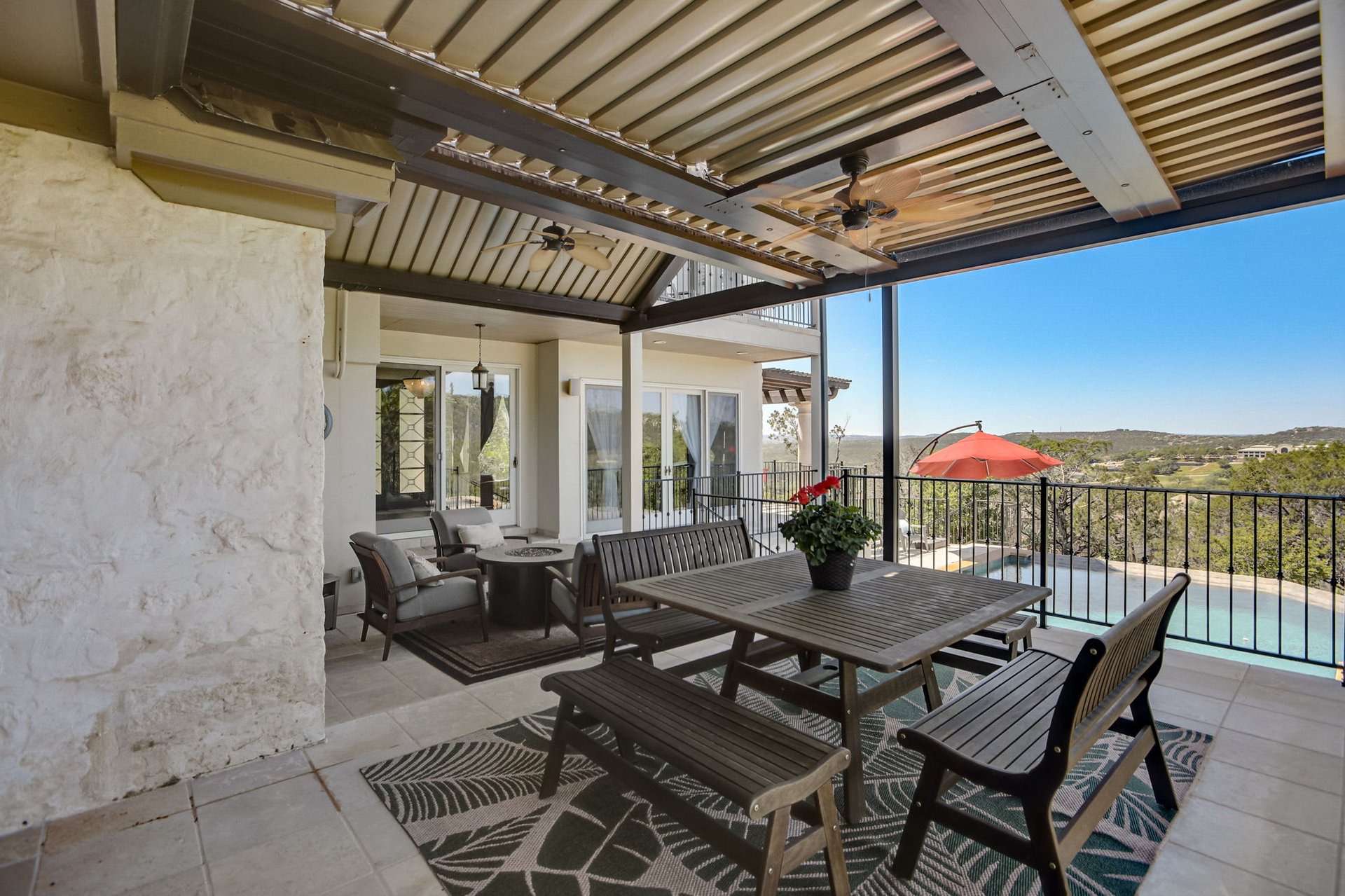 Hill Country Paradise: Luxurious 4/3 Home with Heated Pool/Spa and Spectacular Sunset Views in River Place!