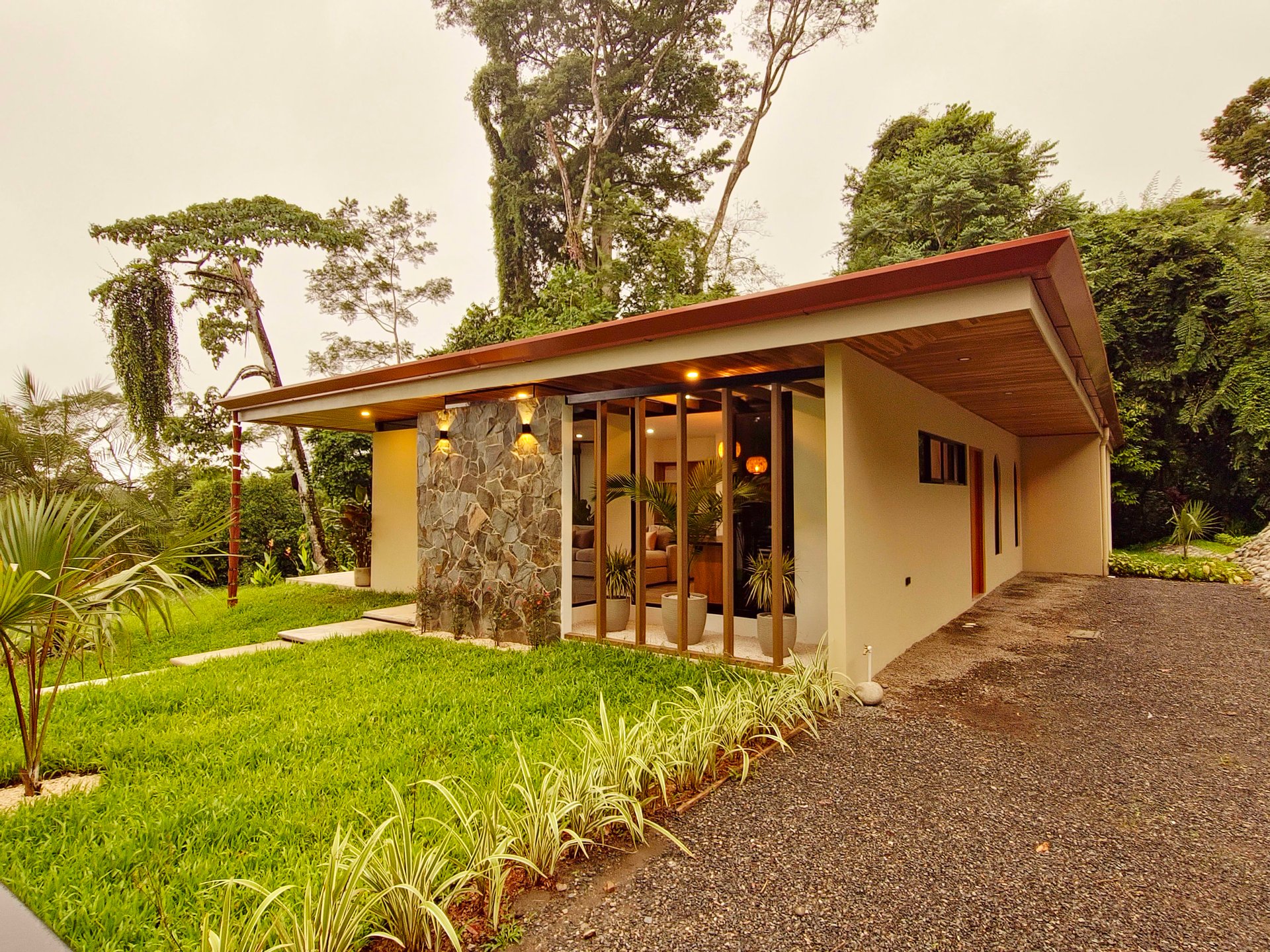 Jungle, Ocean, and exclusive elements to live in the tropics at Casa Elementum