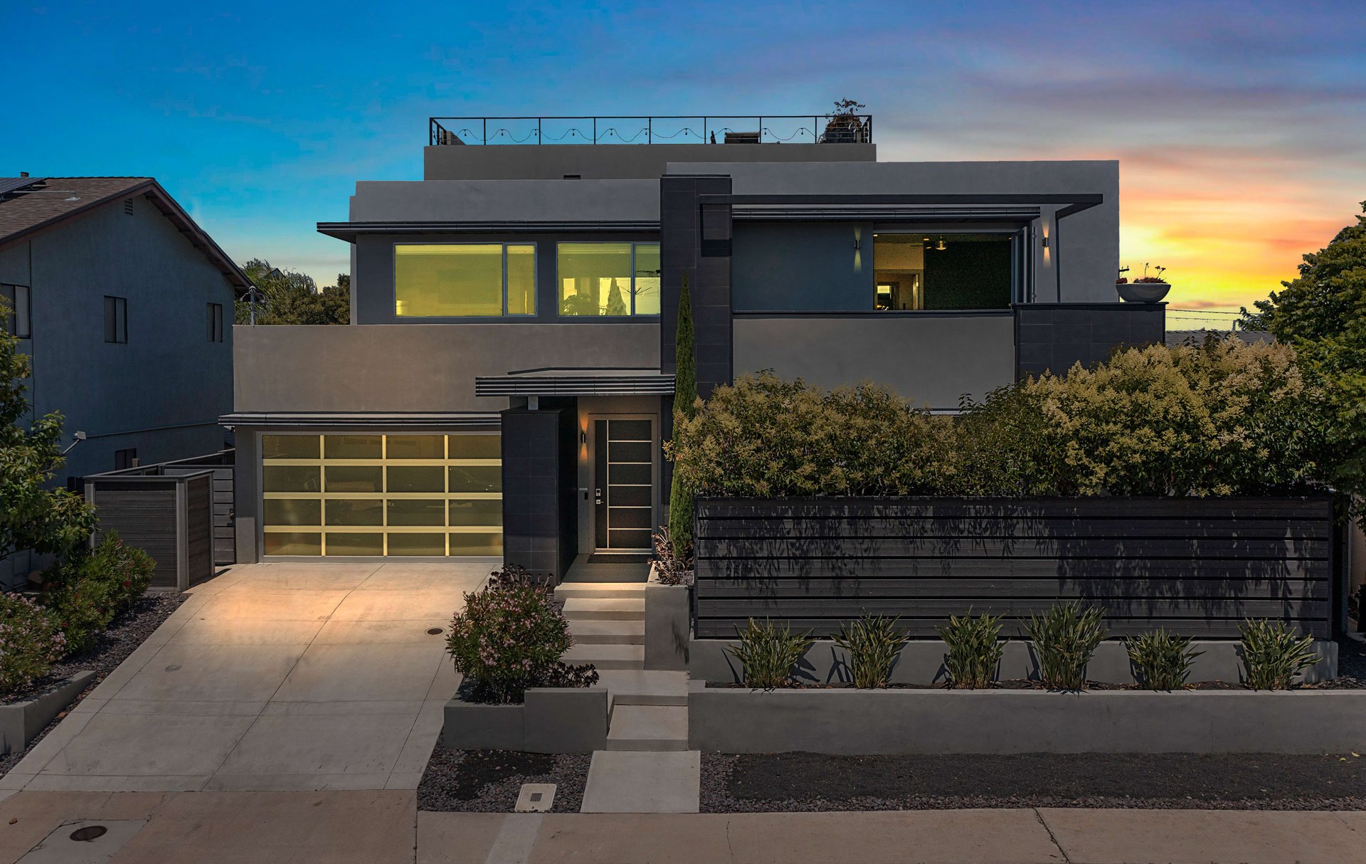 2521 Deerpark Dr