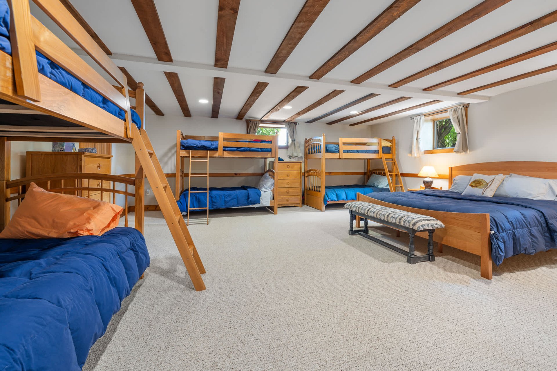 Exclusive Mountain Log Home - Monthly Rental Avail.
