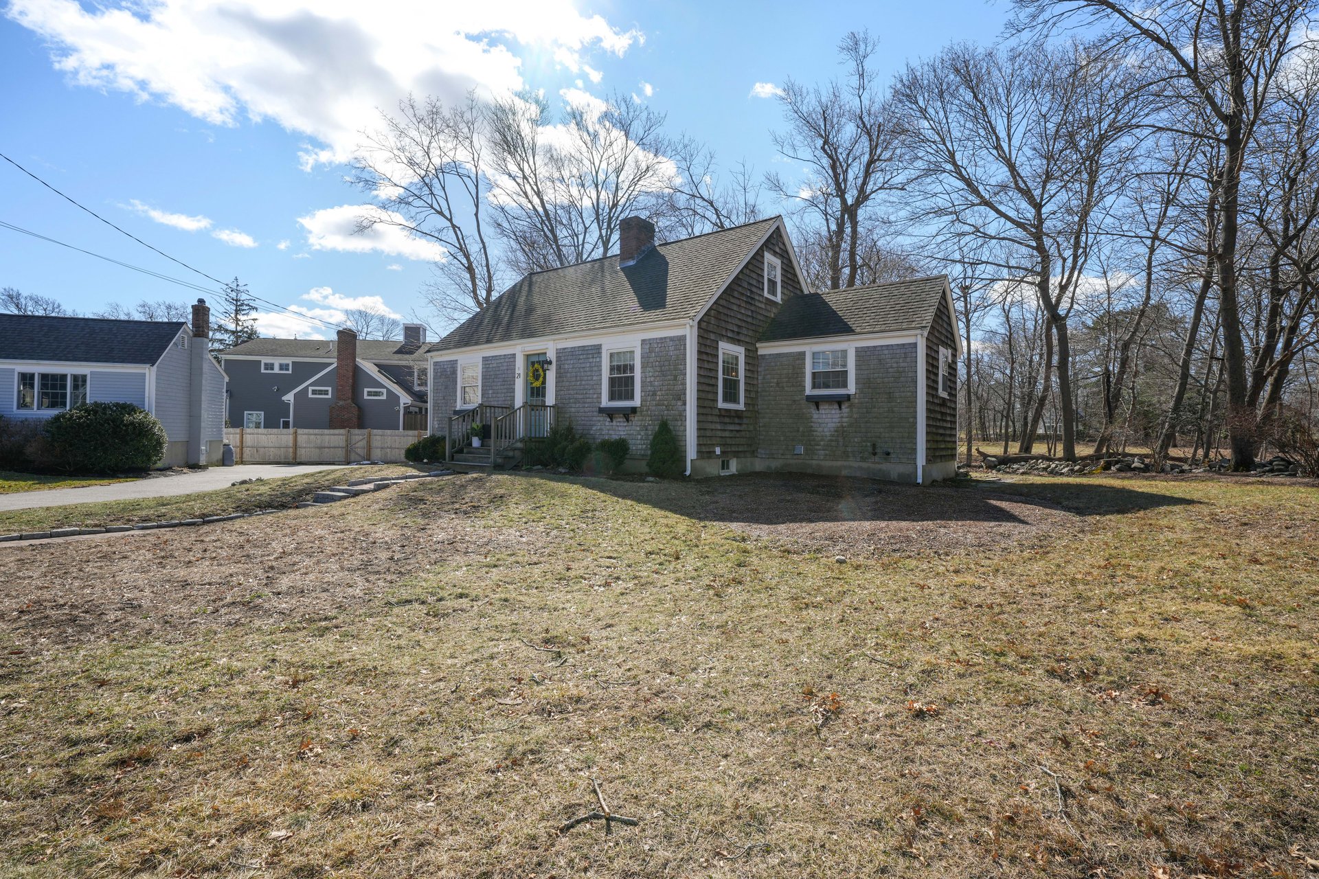 21 Lantern Ln