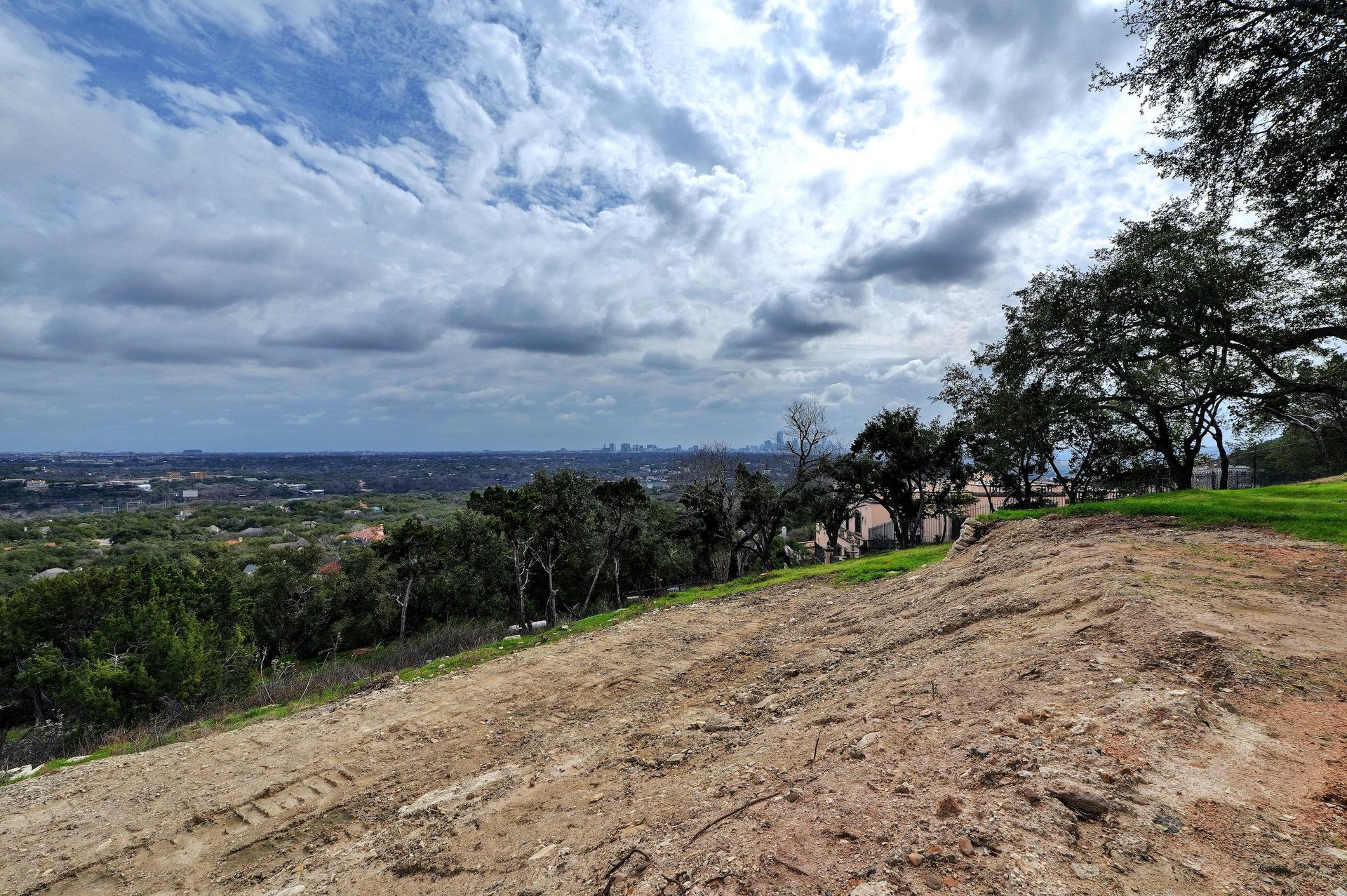 2507 Camino Alto