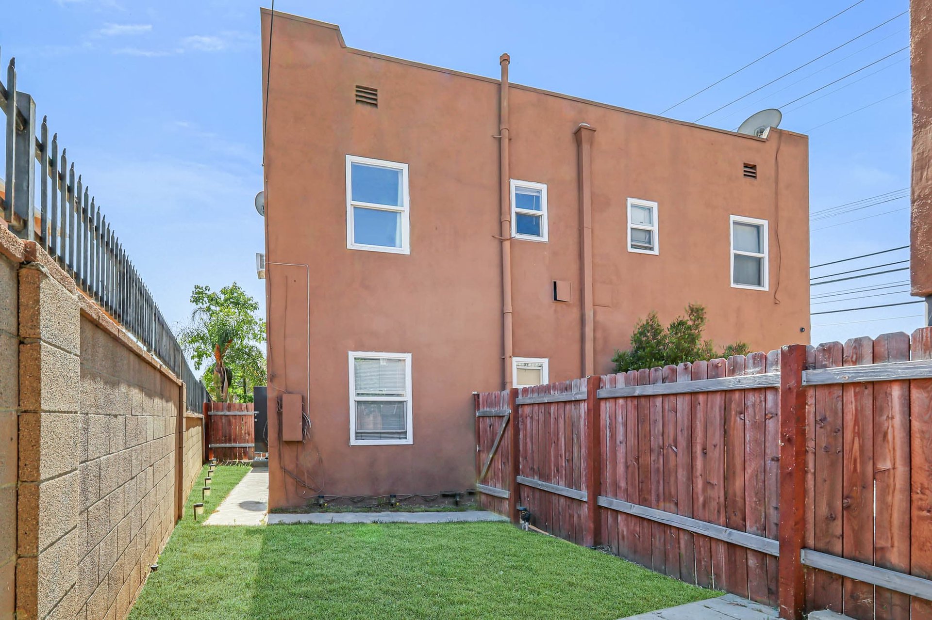 Excellent Opportunity. 5-Units at Strong Current 5.6% Cap in Wilshire HIghlands