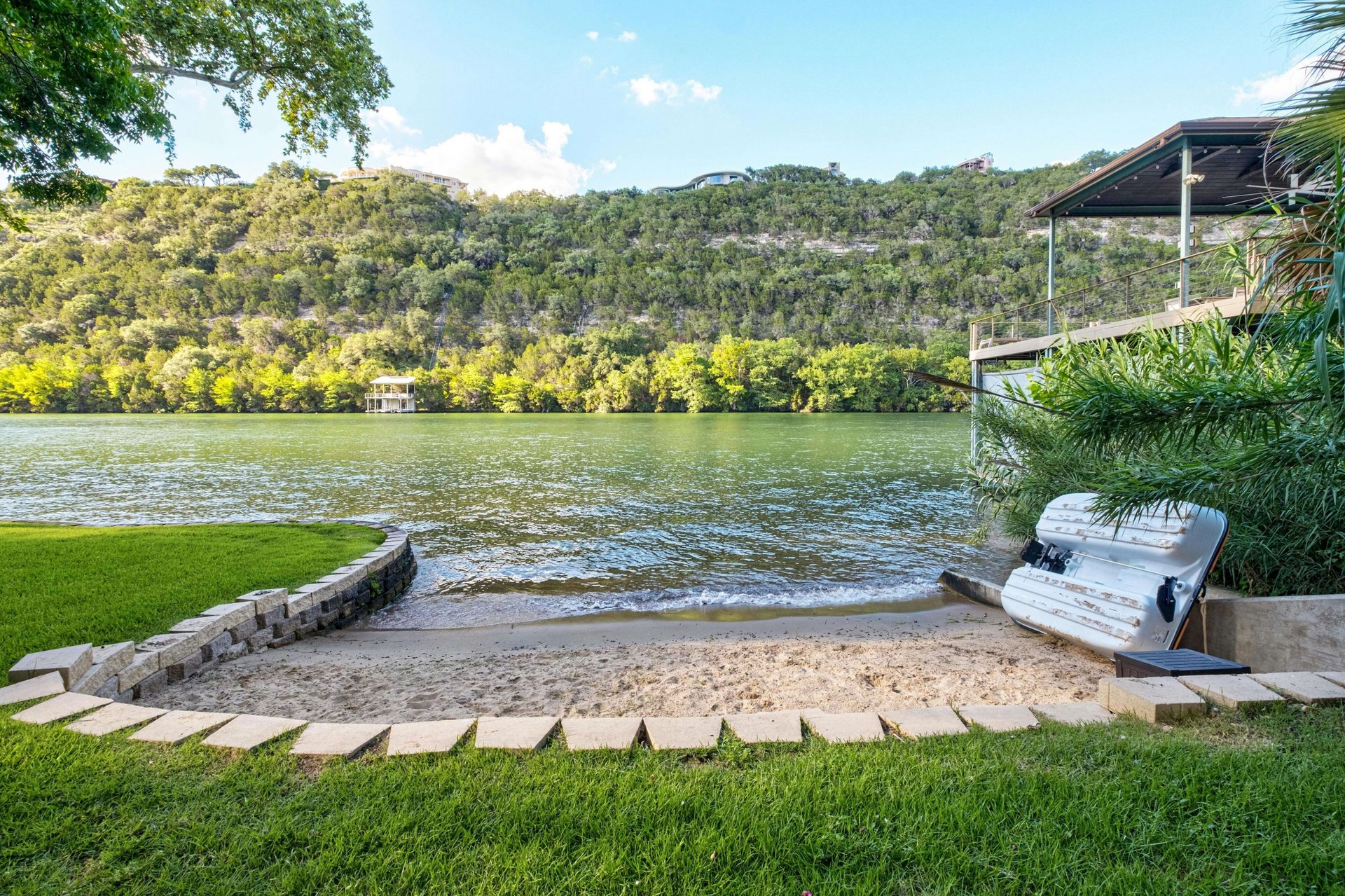 3120 Edgewater Drive