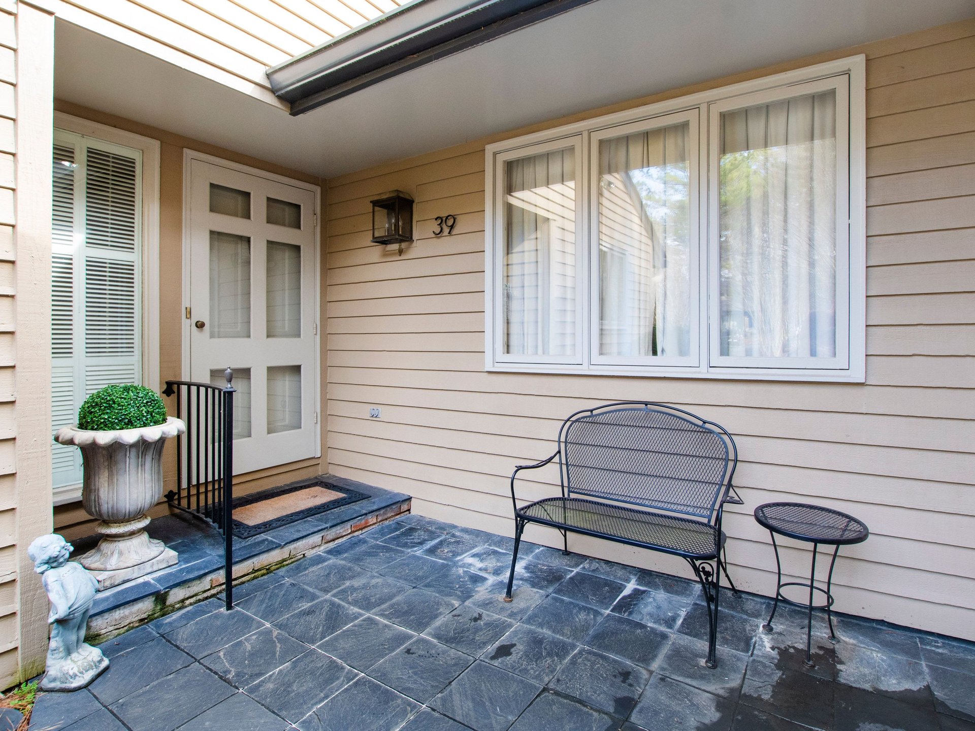 39 Glenmore Drive