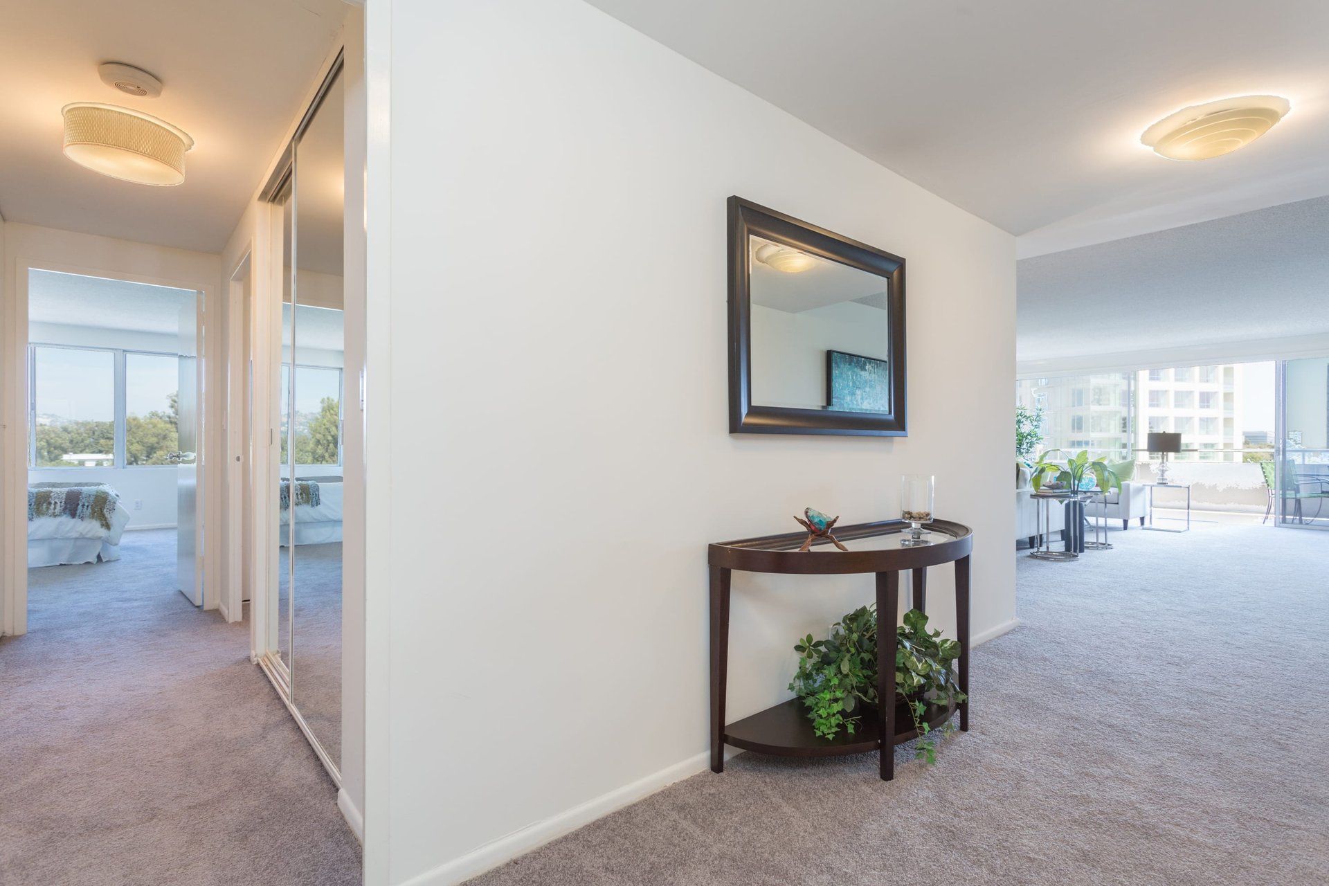 The Comstock #5B, Wilshire Corridor