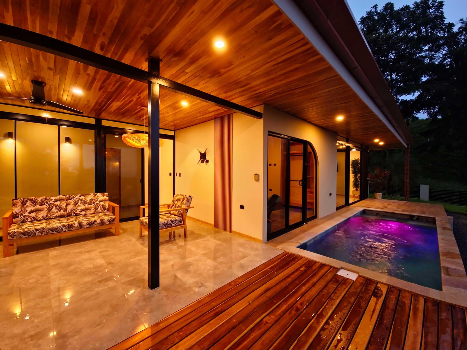 Jungle, Ocean, and exclusive elements to live in the tropics at Casa Elementum