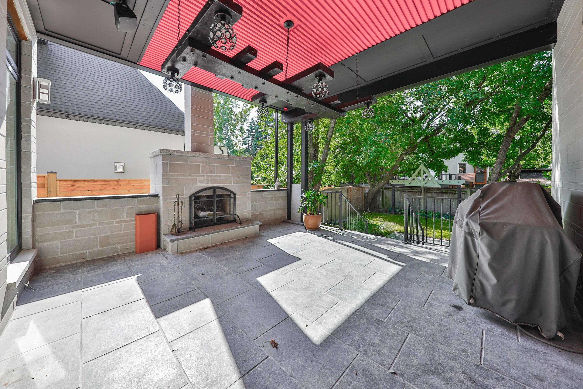 1372 Kenmuir Ave