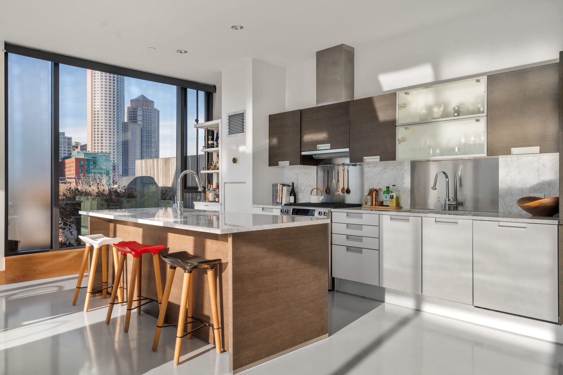 346 Congress St. Unit: 701