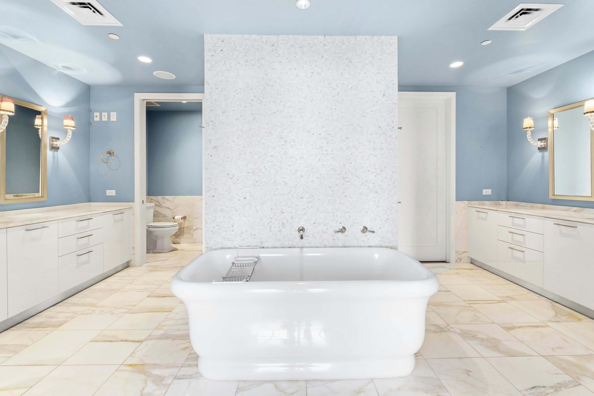 200 Congress Ave #30H 