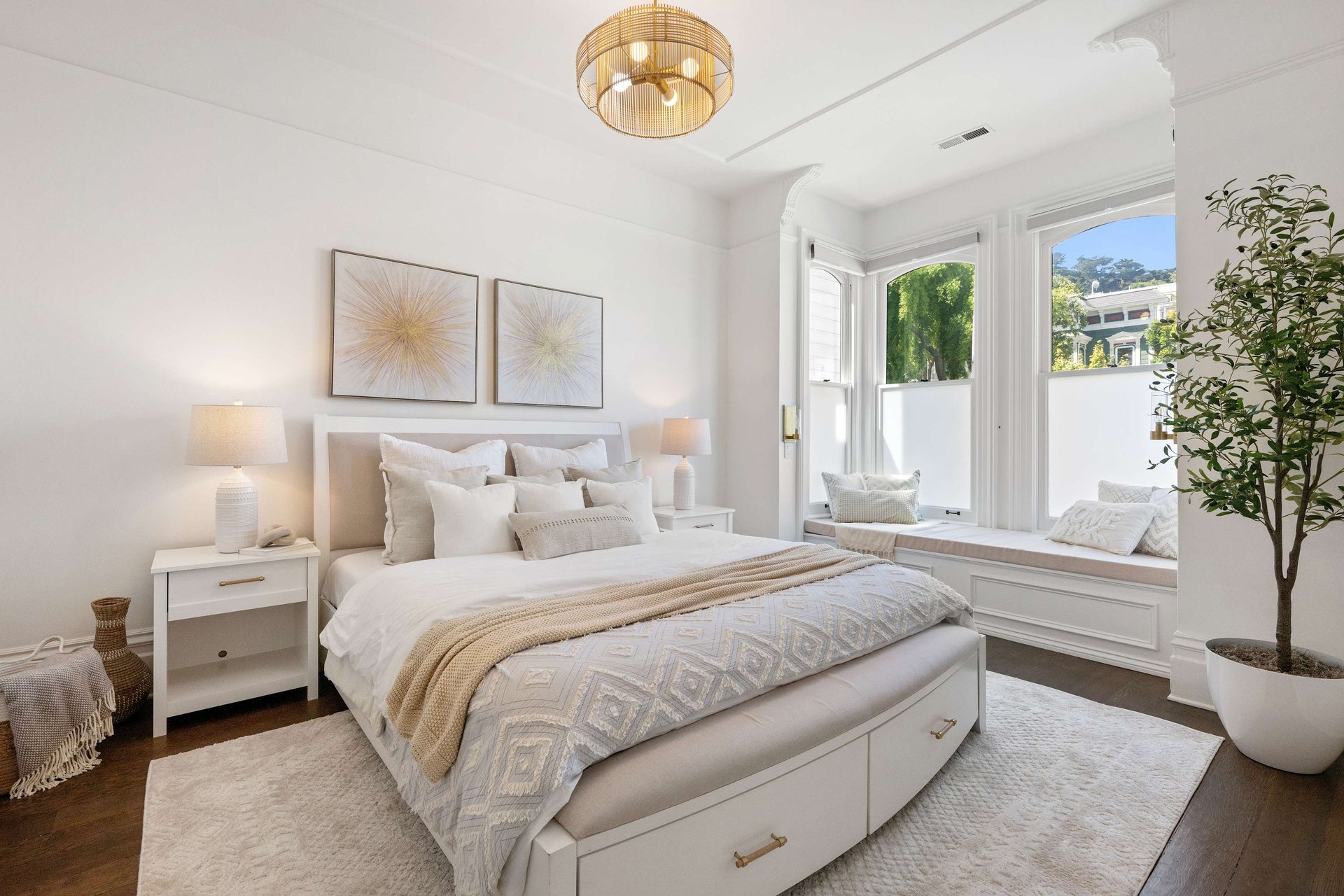 Full-Floor Flat in Vibrant San Francisco Location