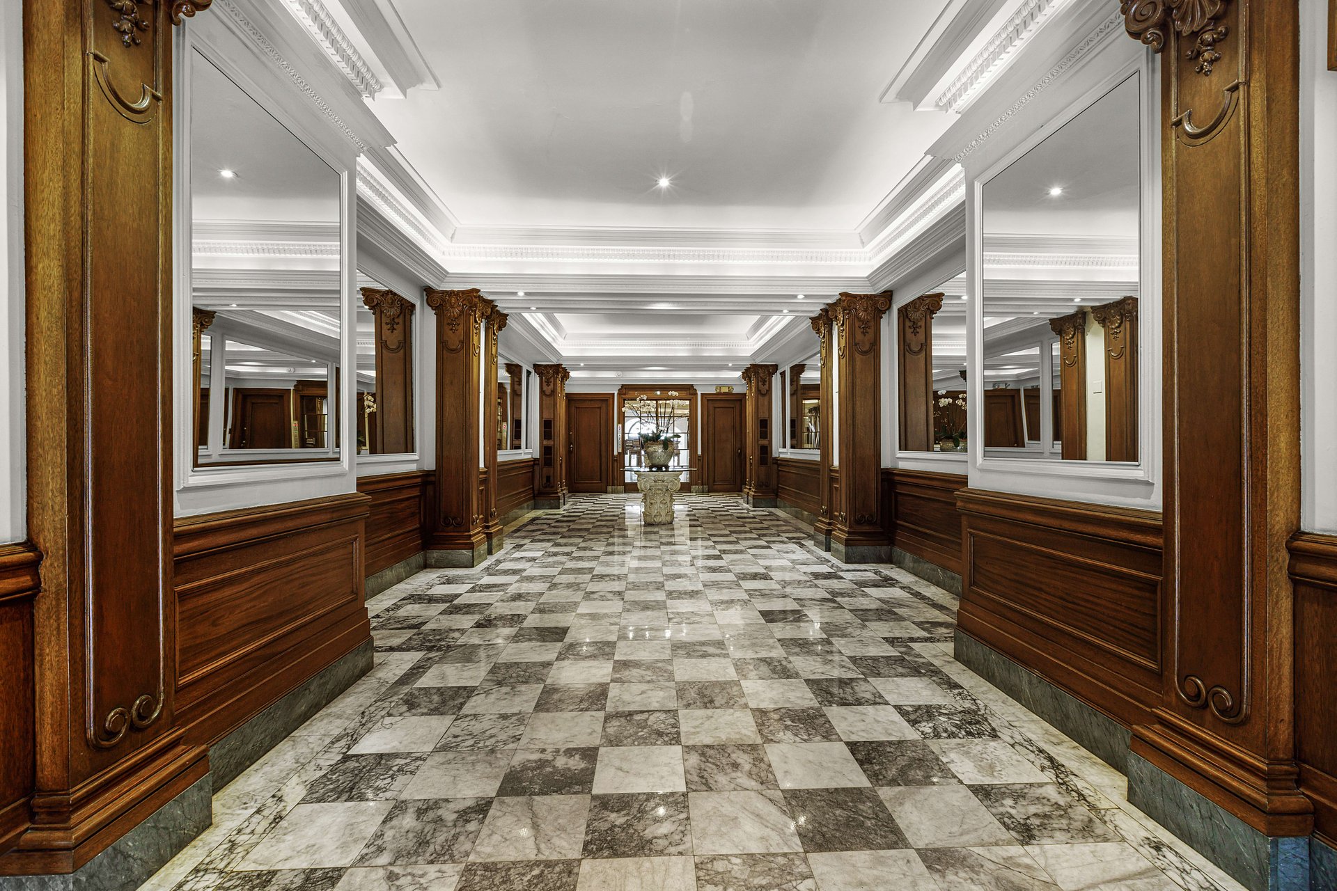 Grand New York-Style Condominium at 840 Powell