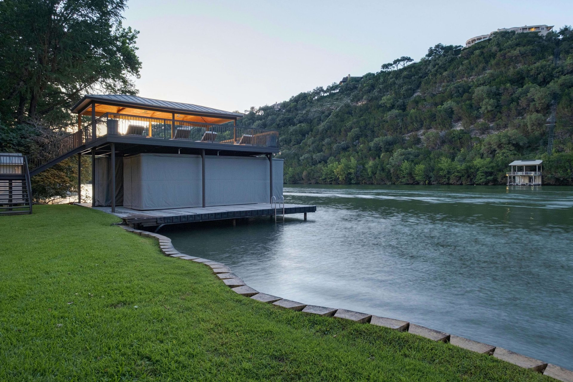 3120 Edgewater Drive