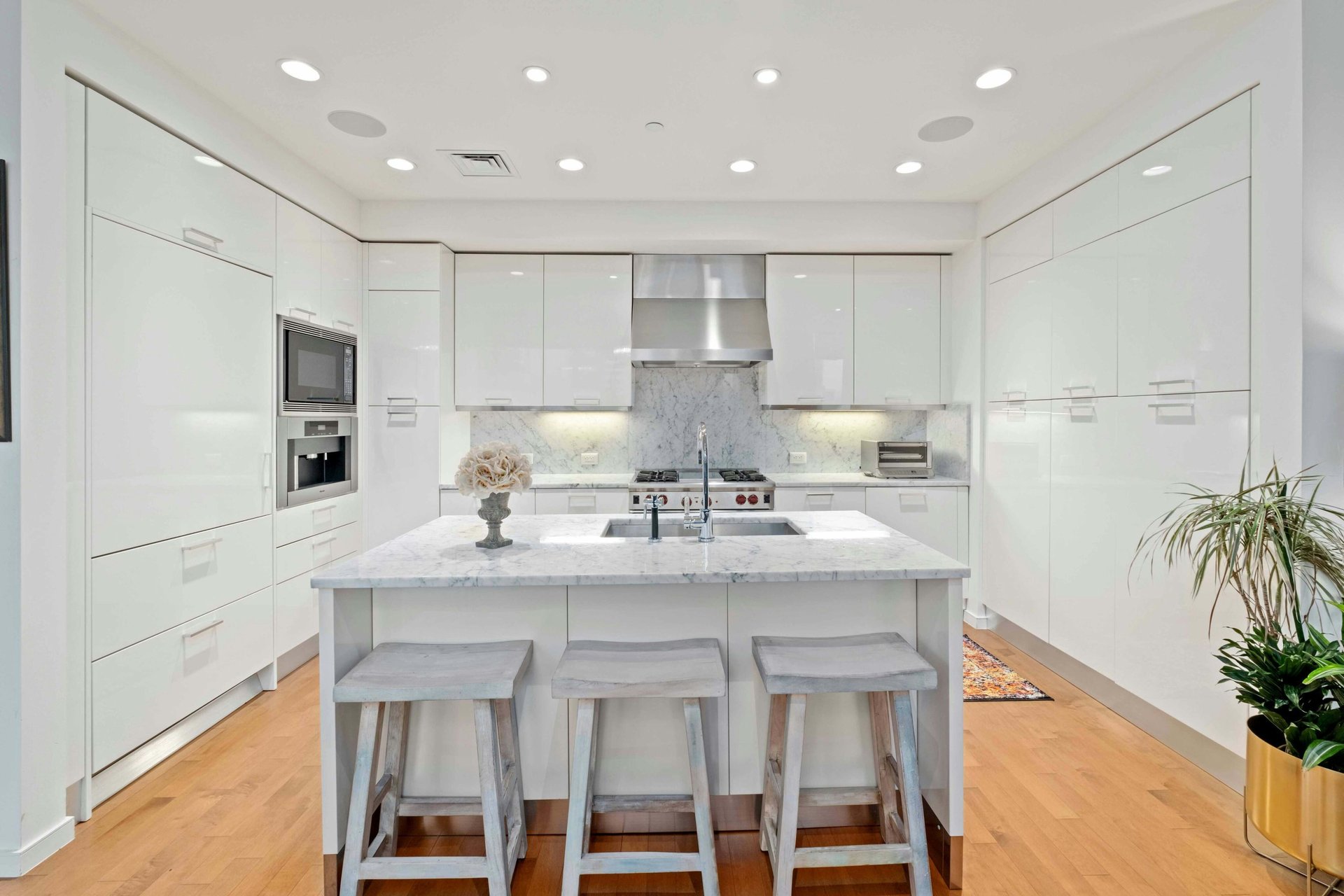 200 Congress Ave #12E