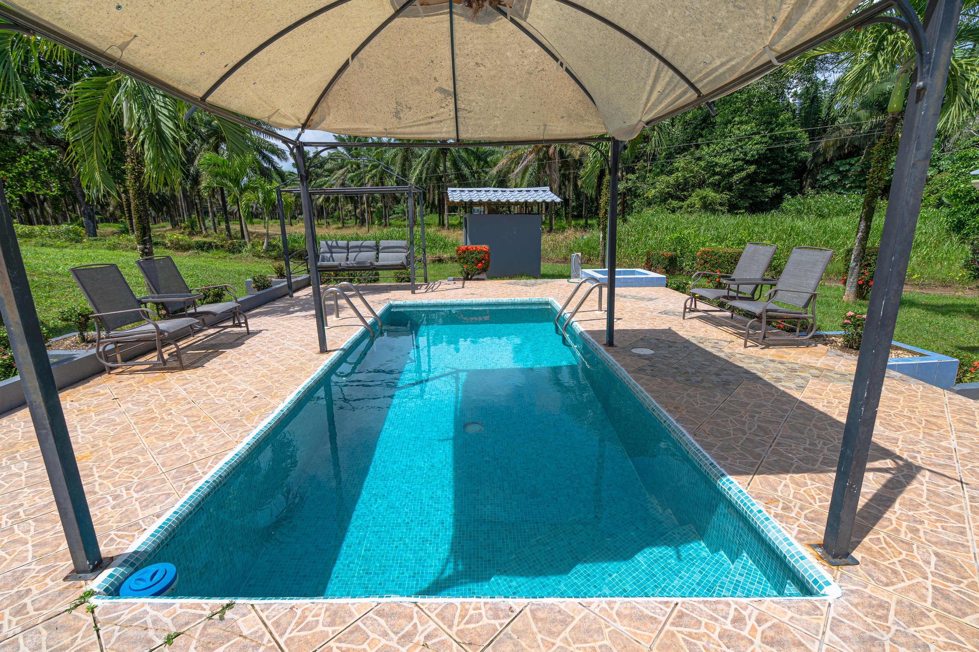 Three home stunning estate close to Quepos
