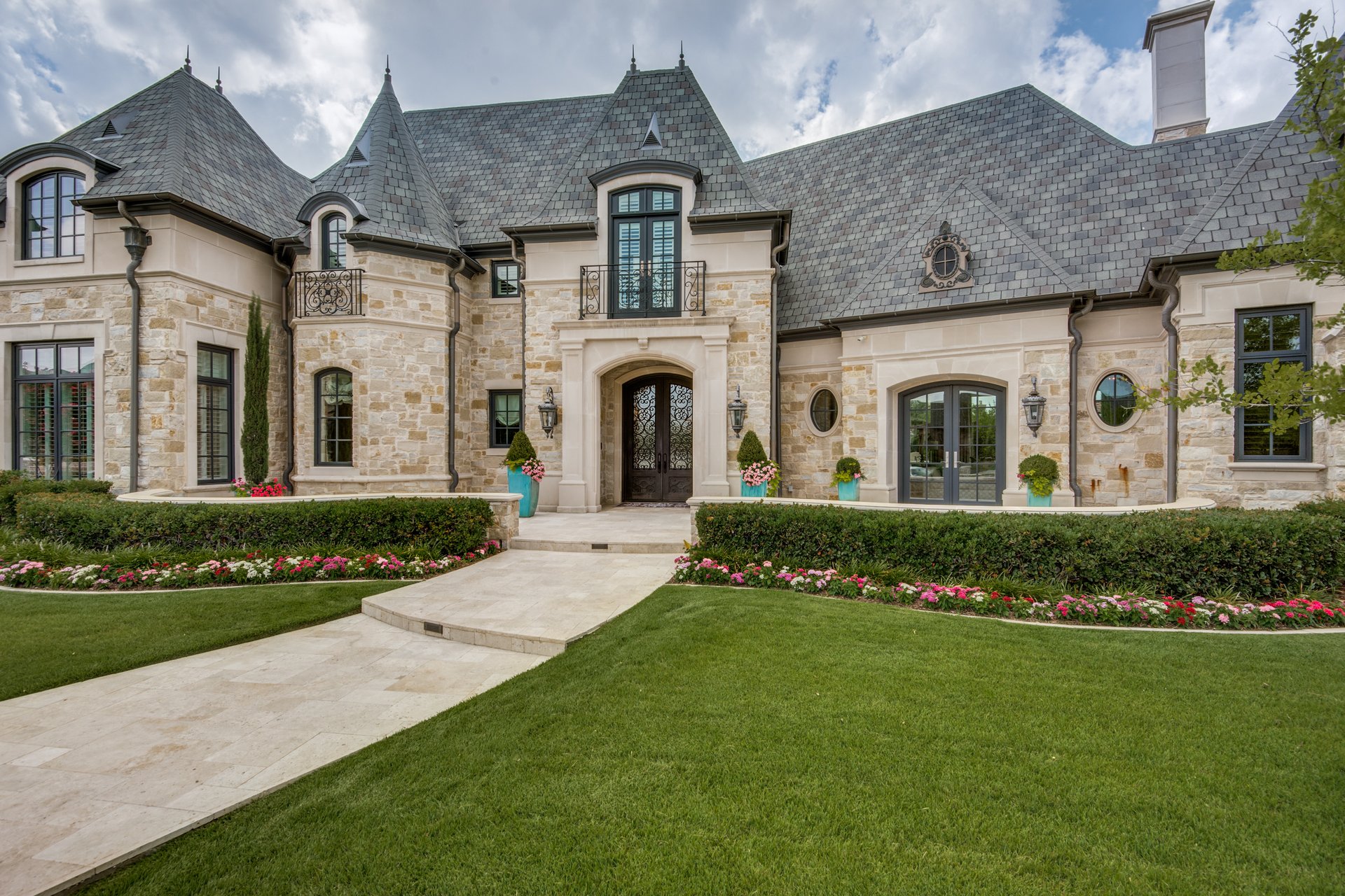 6809 Mulhouse Court