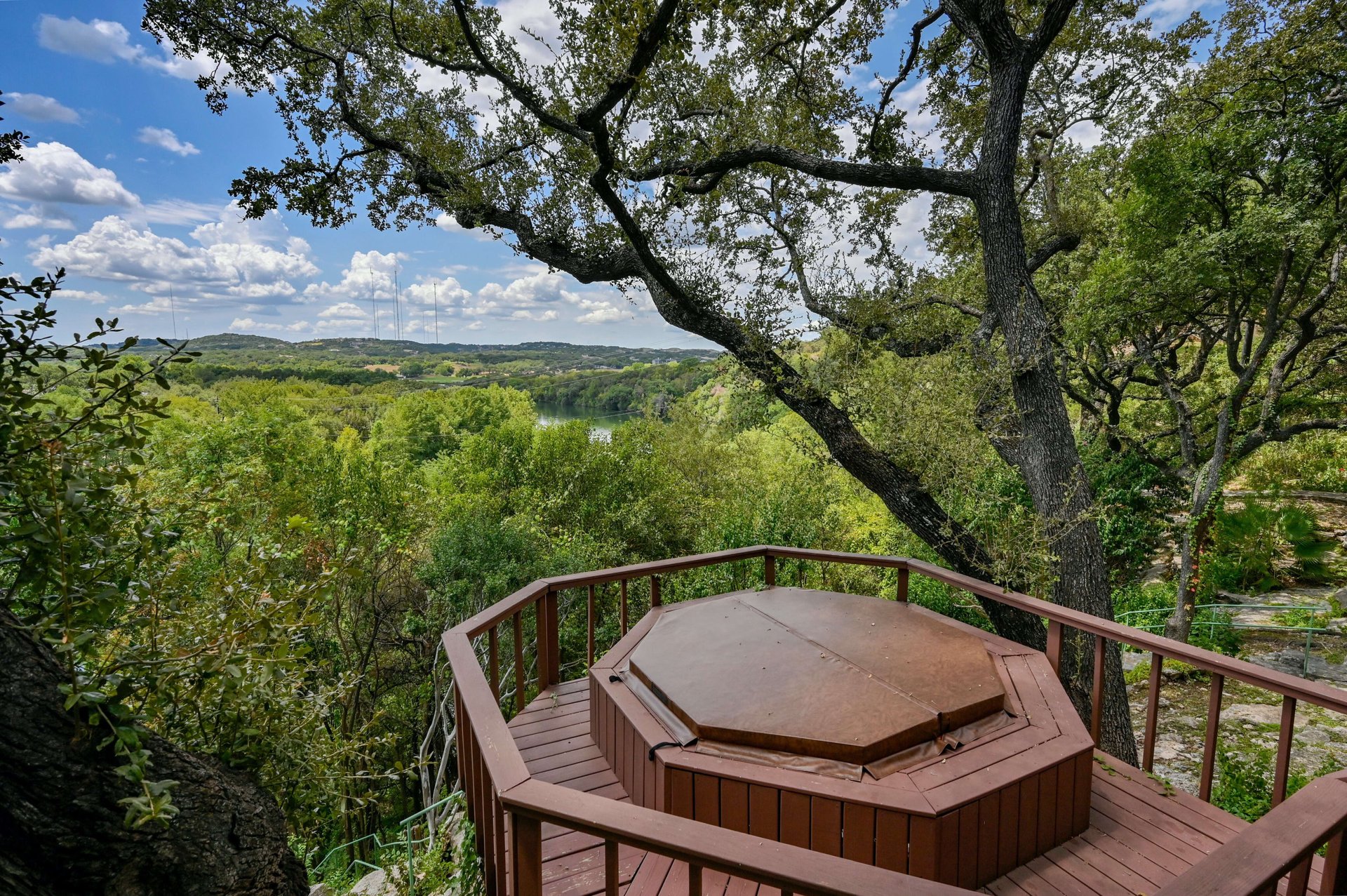 5711 Sam Houston Cir