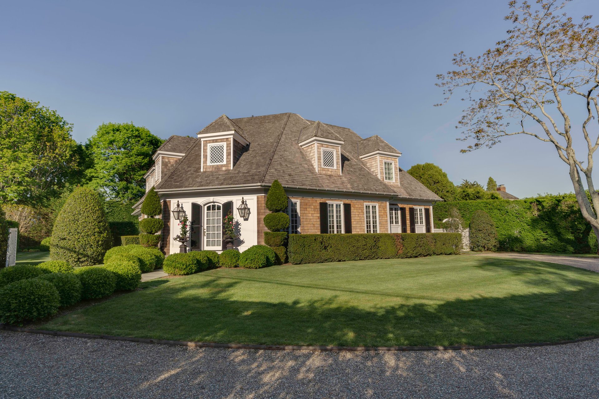 Furnished Designer Luxury Cottage in a Historic Waterfront Neighborhood