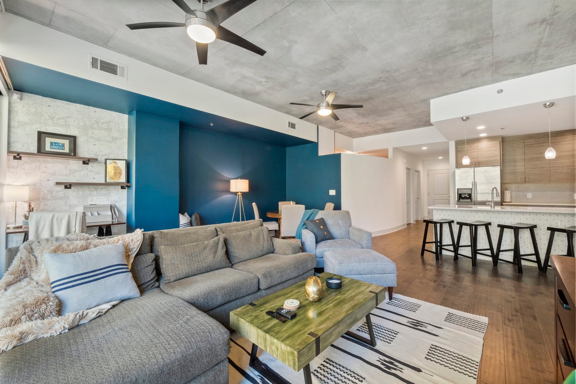 950 W Peachtree Street NW Unit: 701