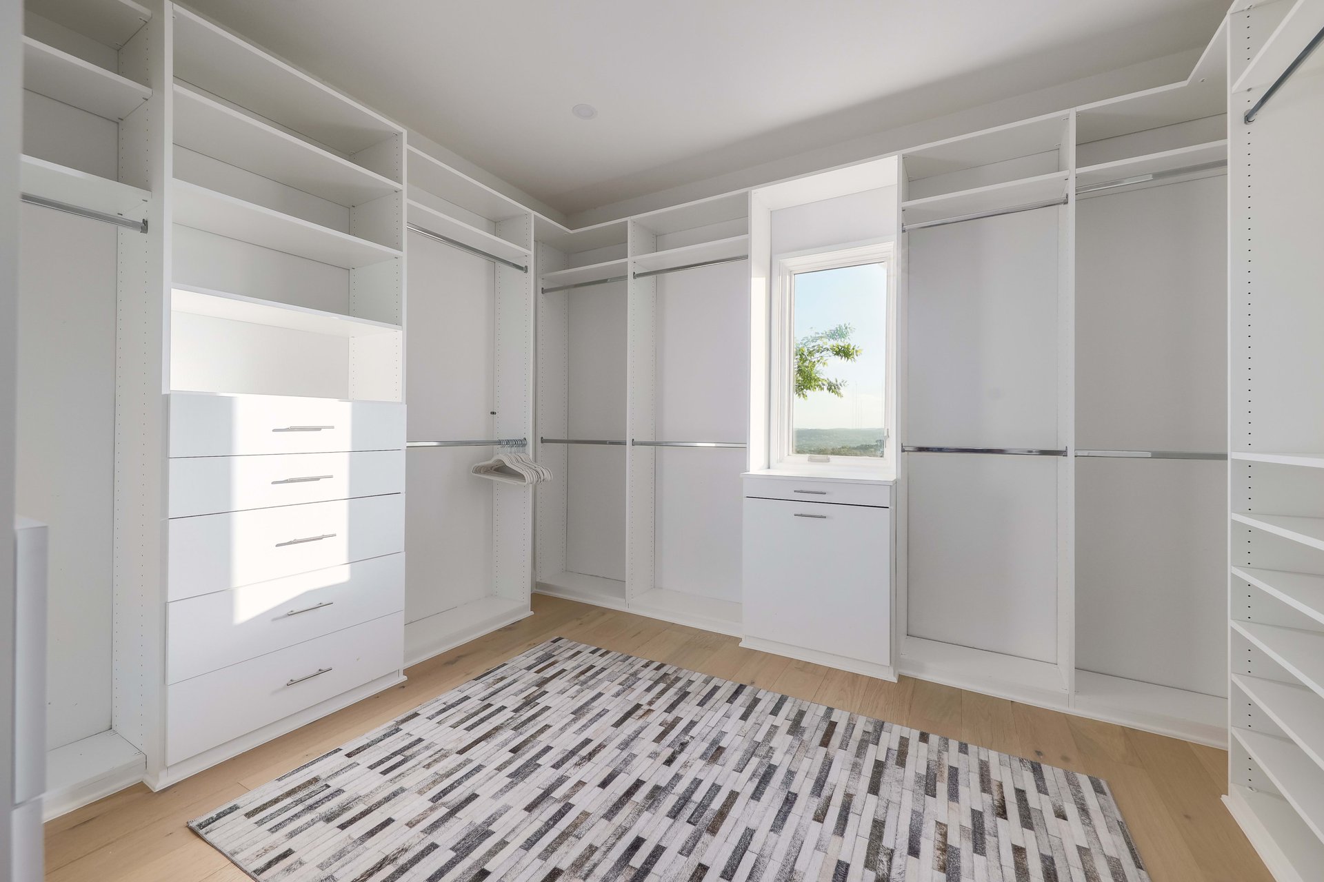 4303 Cat Mountain Drive
