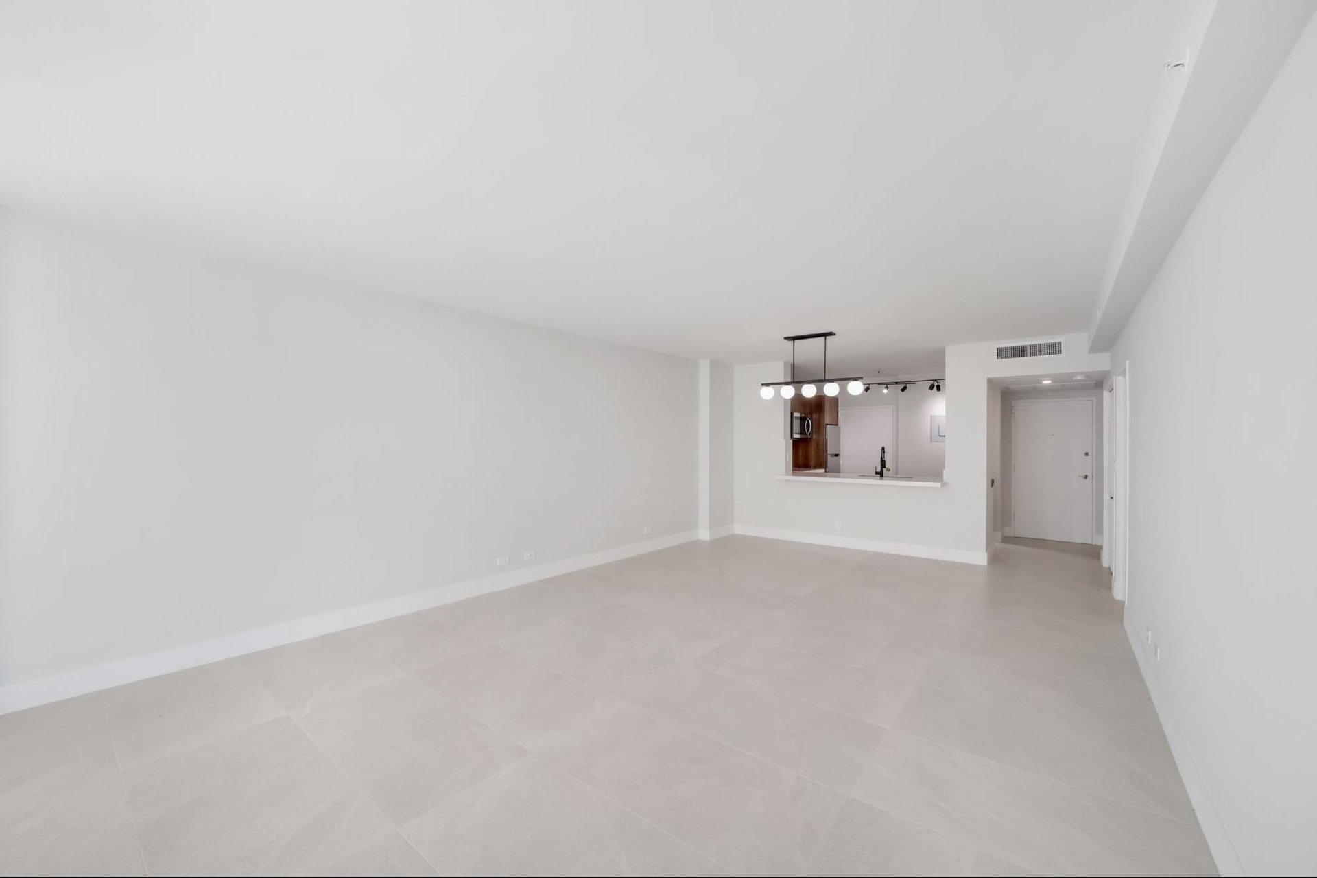 5601 Collins Avenue #1112A